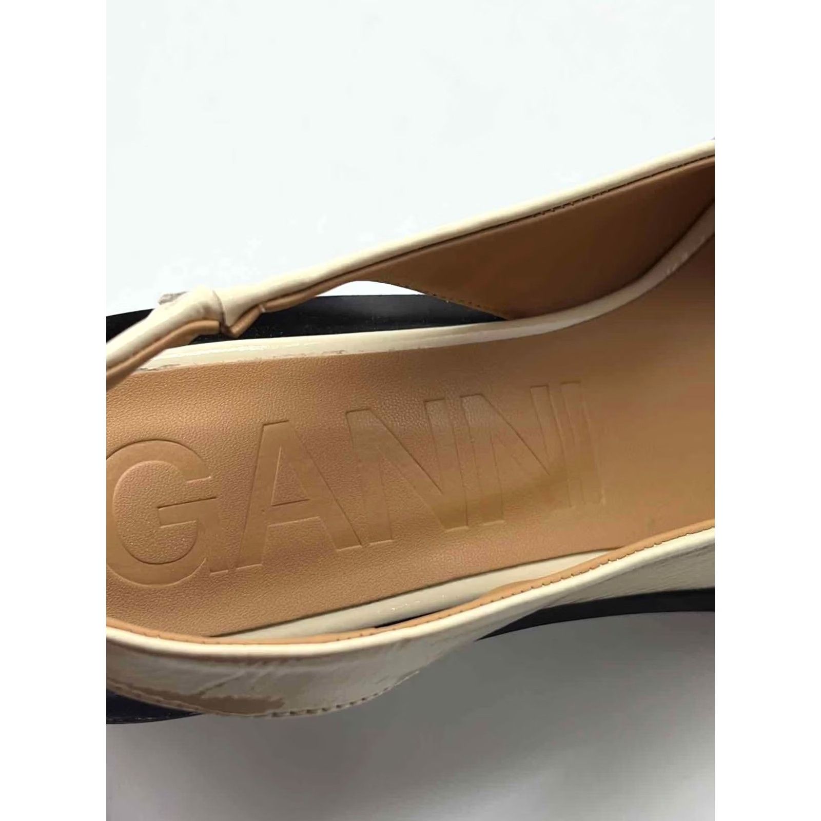 Ganni Ganni Ivory Sling Back Heels Size 40, US 40, Mid Heel, Brand Ivory, Sling Back, Heels, Ganni, 40, Regular, Excellent Used, Women, 40 Size US 10 / IT 40 - 8 Thumbnail