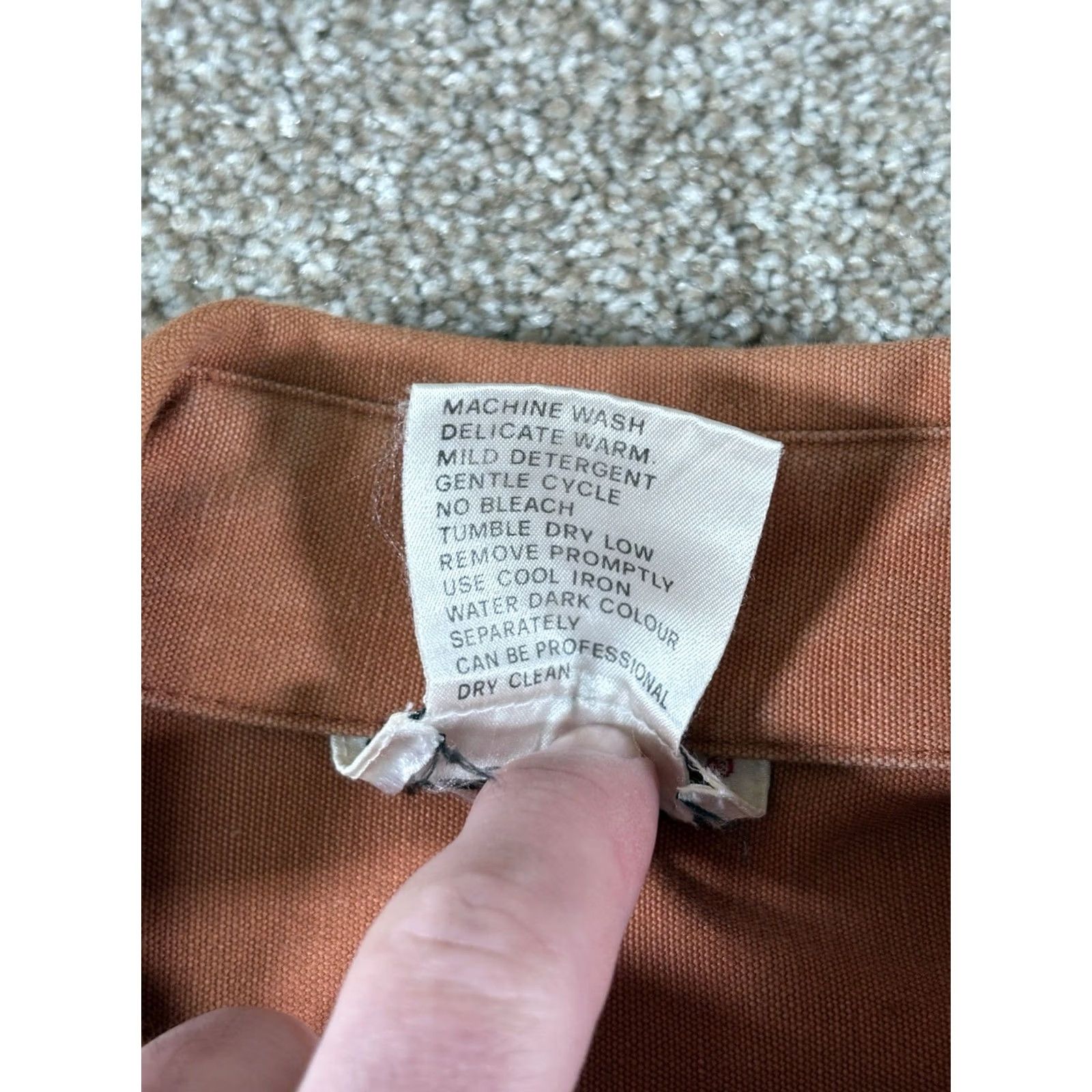 Orvis VINTAGE Orvis Mens Shirt Large Burnt Orange Button-Down W/ Shoulder Pad Shirt Mens L Orange Classic Canvas Cotton Button Up Pockets 90s Size US L / EU 52-54 / 3 - 6 Thumbnail
