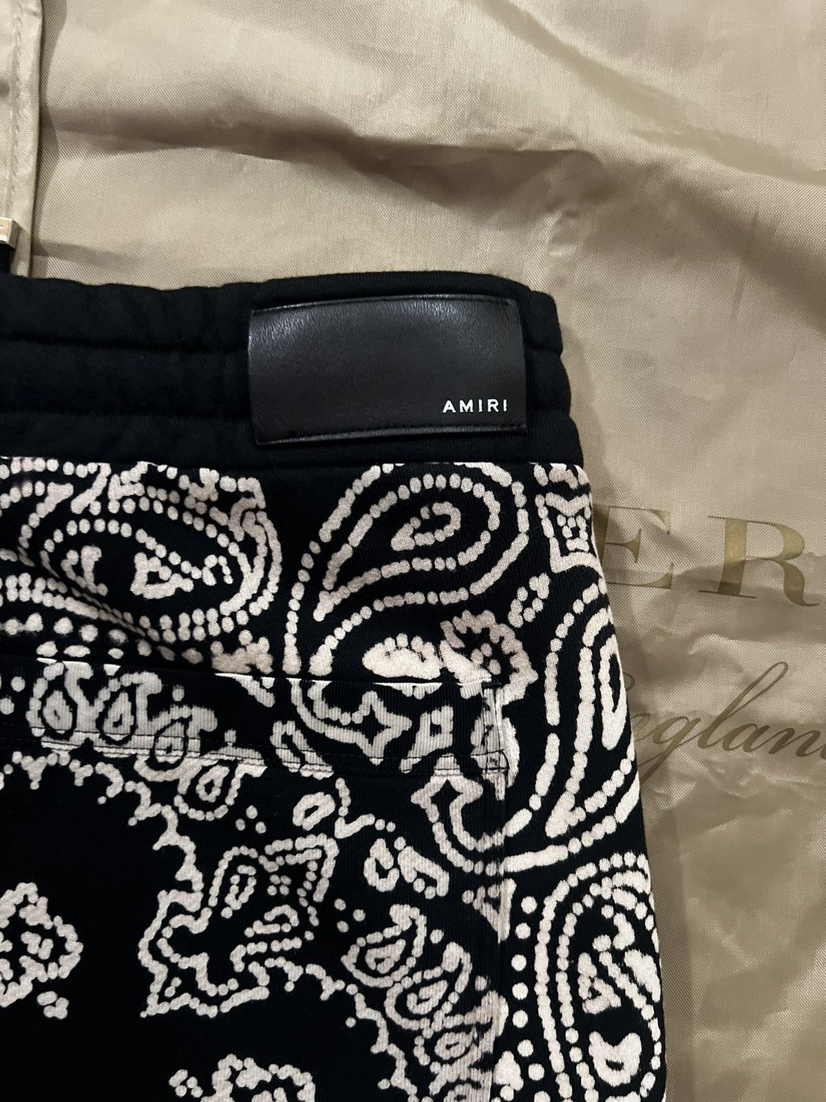Amiri Amiri Black Bandana Bleach Sweatpants size L Size US 34 / EU 50 - 9 Thumbnail