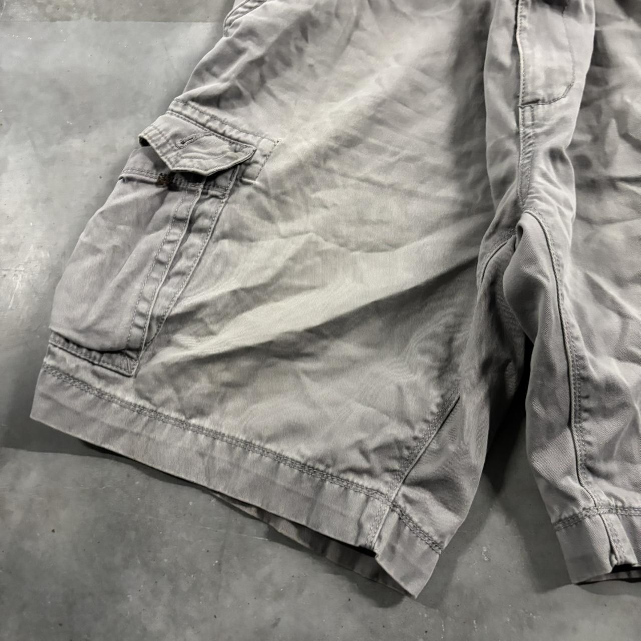 Vintage Crazy Vintage Y2K/2000s Baggy Grey Streetwear Skater Style Cargo Shorts! Size US 38 / EU 54 - 3 Thumbnail