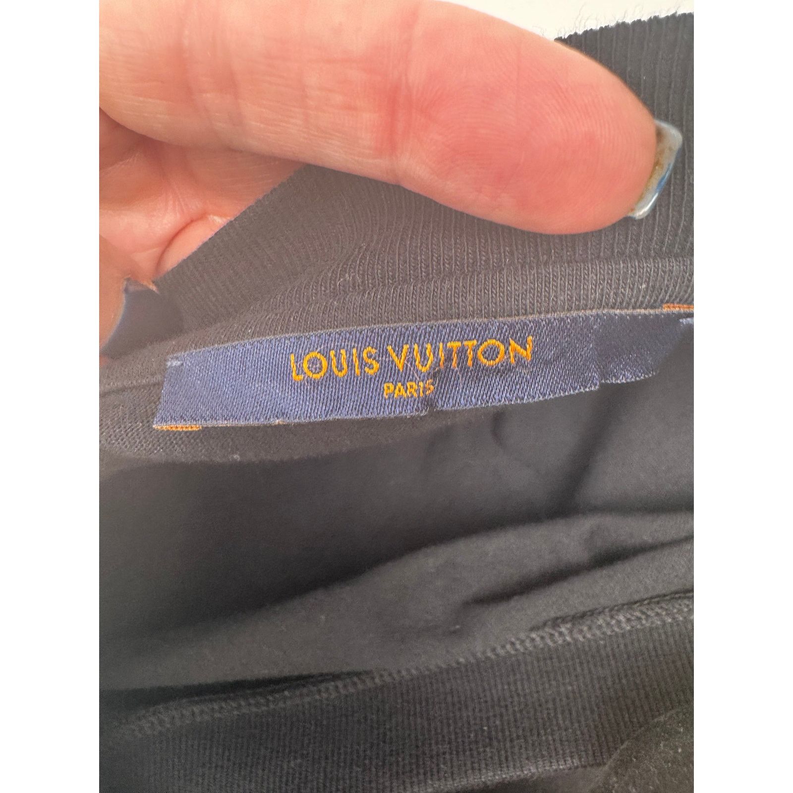 Louis Vuitton Louis Vuitton Runway Beaded Graphic T-Shirt Virgil Era Sz S Size US S / EU 44-46 / 1 - 4 Thumbnail