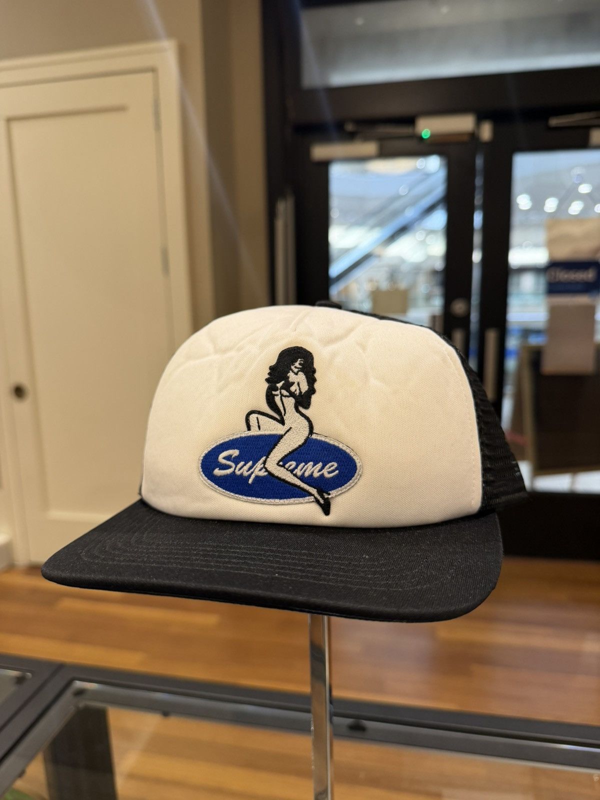 Supreme Supreme Pin Up Mesh Back 5 Panel Trucker Size ONE SIZE - 1 Thumbnail