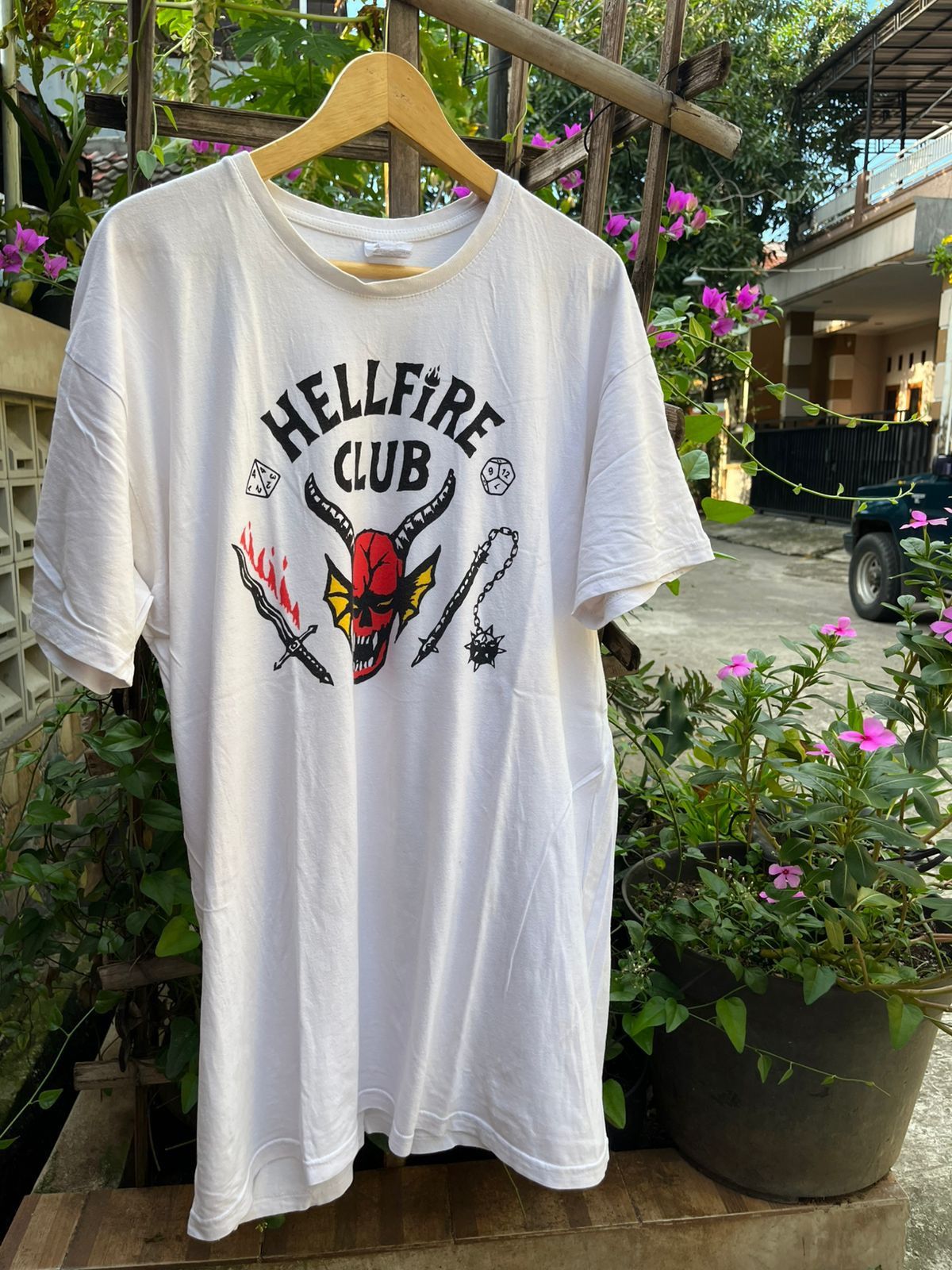 Other stranger things hellfire club graphic tee tshirt Size US XL / EU 56 / 4 - 1 Thumbnail