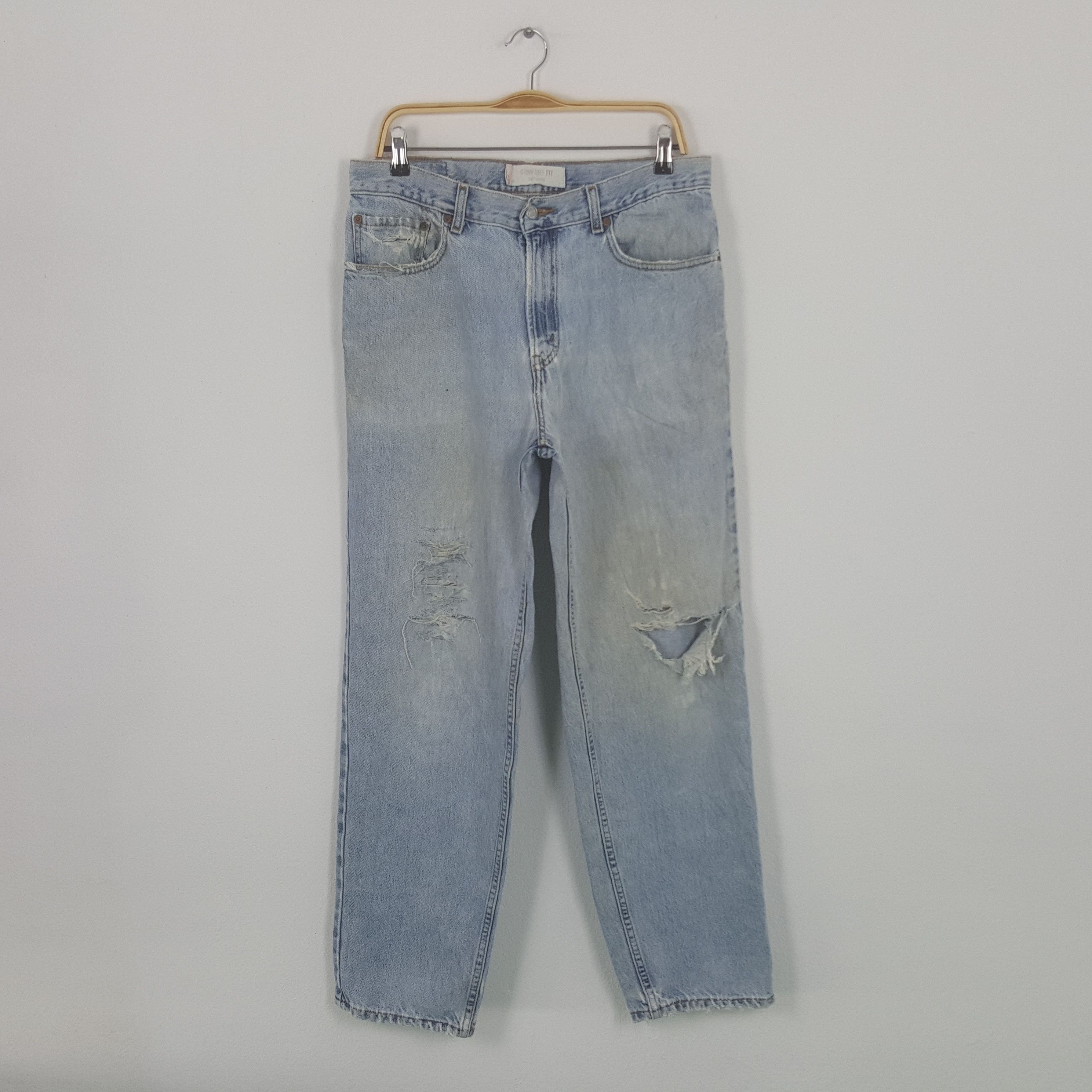 Vintage Levi's 560 American Distressed Style Denim Jeans