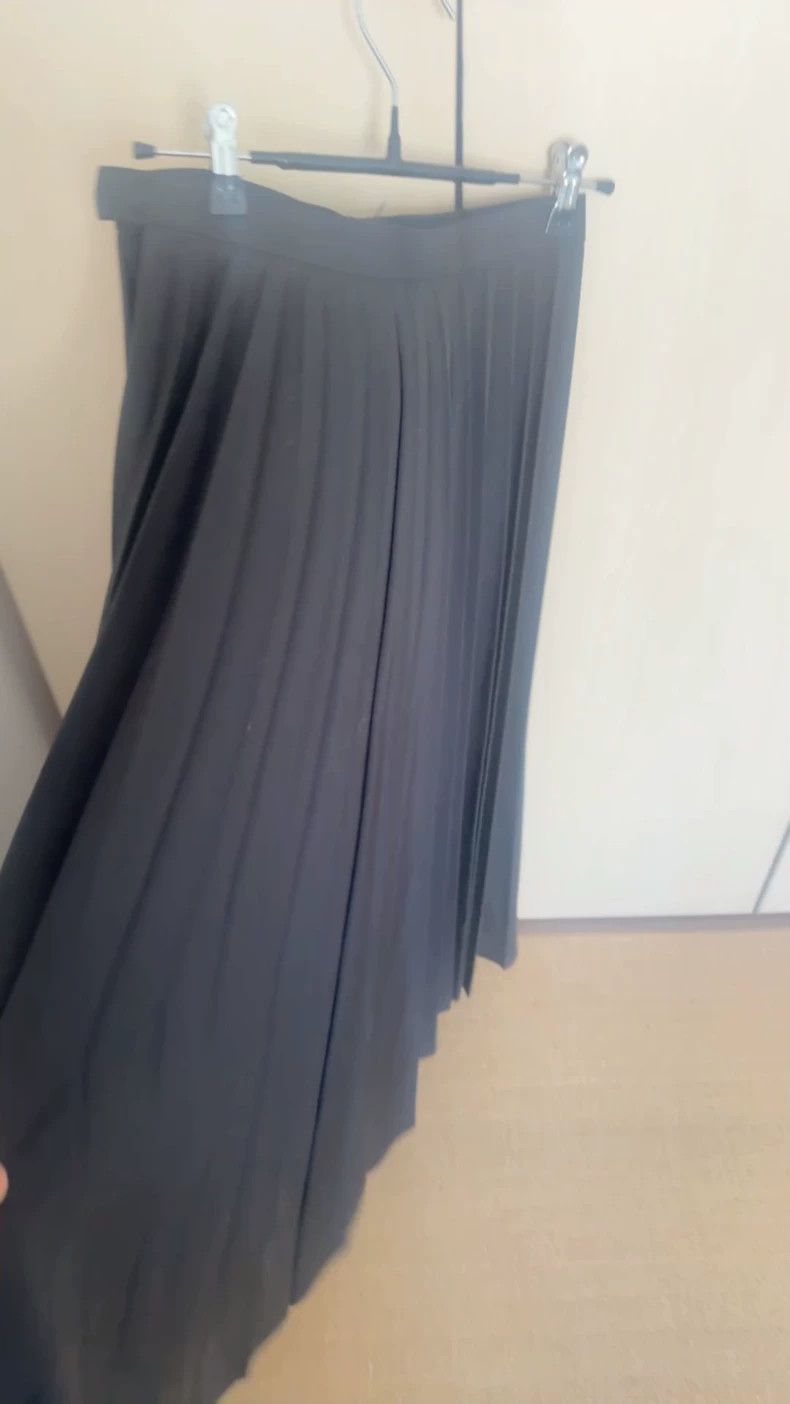Comme des Garcons Comme Des Garcons Half body pleated skirt 2504-Nextarrow Size XS / US 0-2 / IT 36-38 - 1 Thumbnail