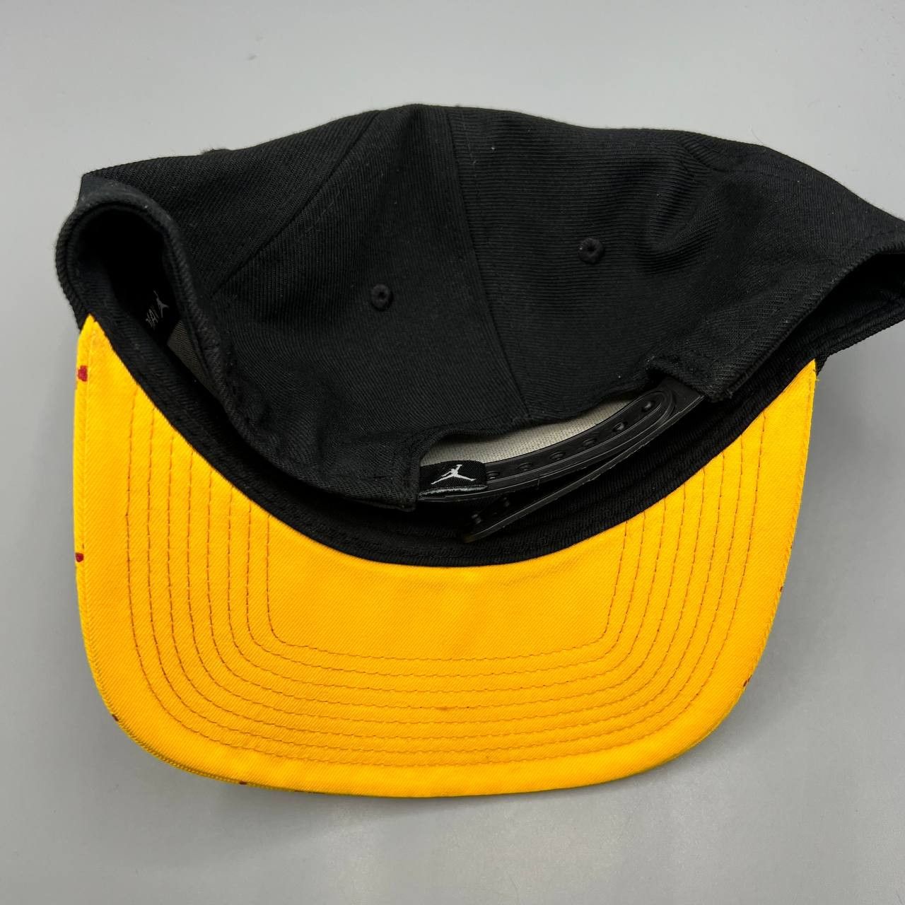 Jordan Brand Air Jordan Flight Hat Men Black Yellow Jumpman Snap Back Cap Size ONE SIZE - 7 Thumbnail