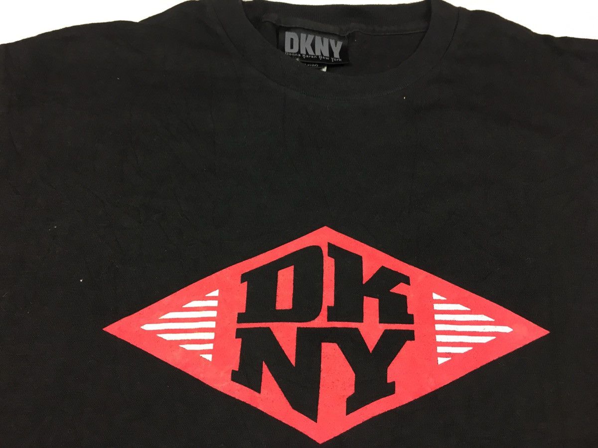 DKNY 90s DKNY Donna Karan New York Big Logo Printed Tee Size US L / EU 52-54 / 3 - 3 Thumbnail