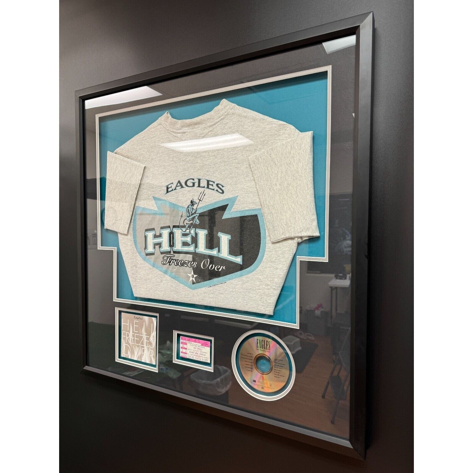 Vintage 1994 Eagles Hell-Freezes Over Tour Memorabilia Authentic Size US L / EU 52-54 / 3 - 3 Thumbnail