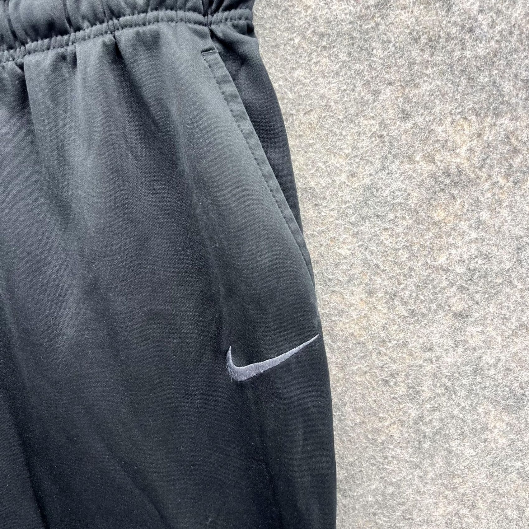 Nike Nike Sweatpants Large Black Athletic Training Dri Fit Polyester Therma Knit - Adult Size US 33 - 4 Thumbnail