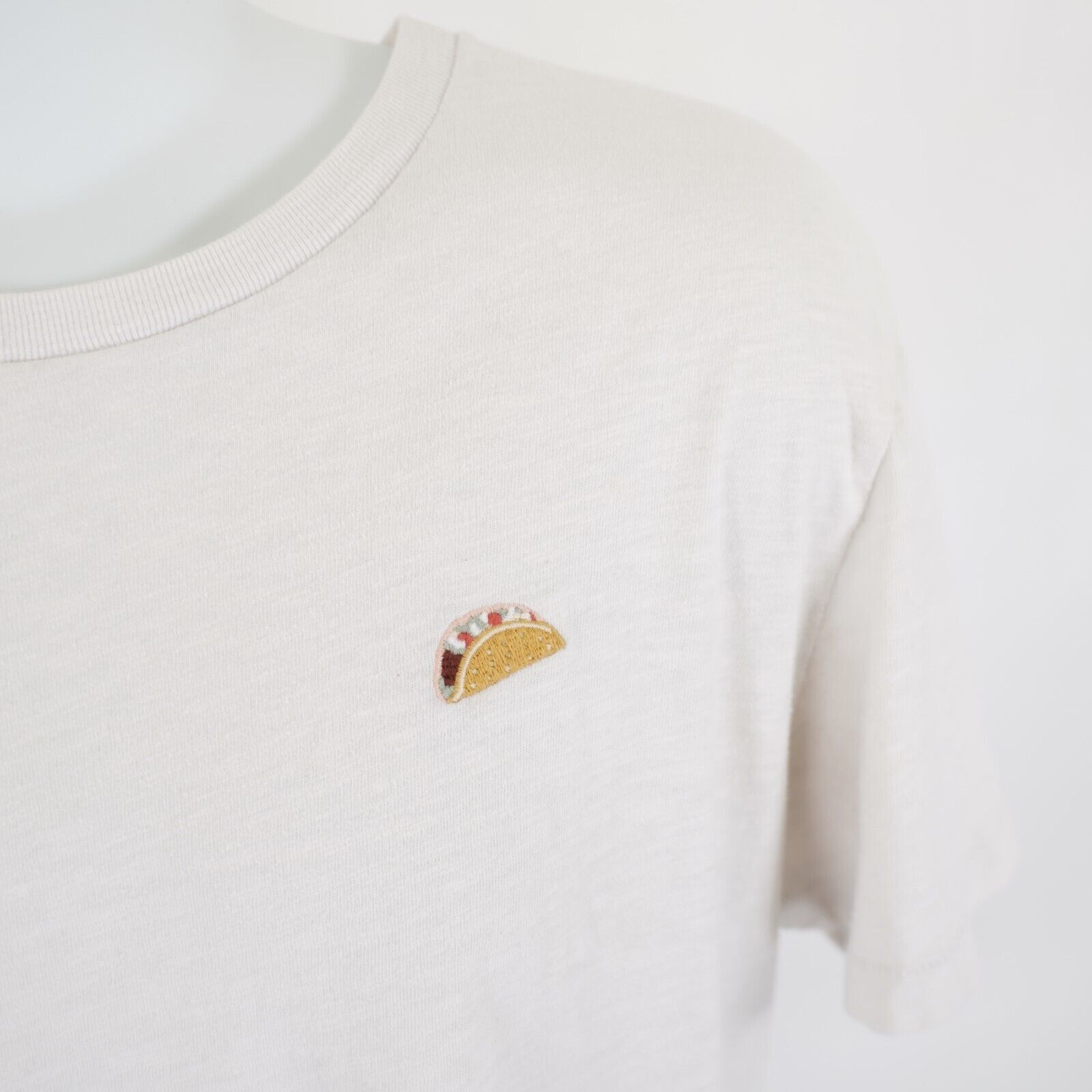 Abercrombie & Fitch DAMAGED Abercrombie & Fitch Medium Cream Taco Crew Neck T-Sh Size US M / EU 48-50 / 2 - 2 Thumbnail