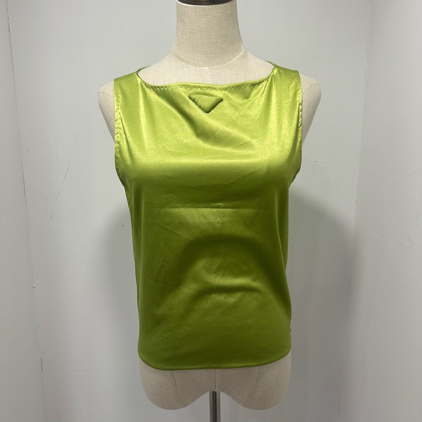 Prada Prada Green Silk Logo Tank Top Size 42 Size M / US 6-8 / IT 42-44 - 1 Thumbnail
