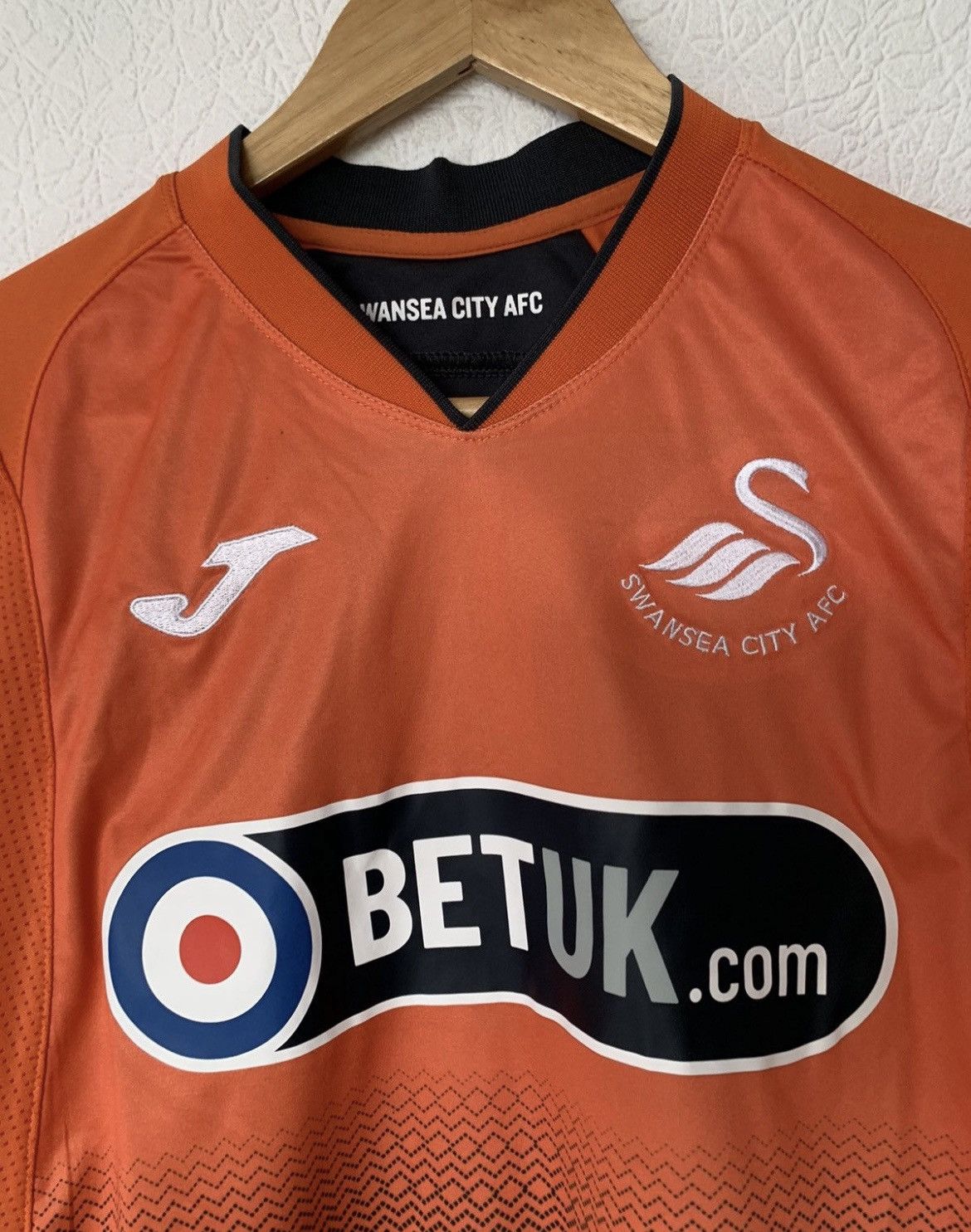 Umbro SWANSEA CITY JOMA 2018/2019 AWAY KIT SOCCER JERSEY BETUK Size US S / EU 44-46 / 1 - 2 Thumbnail