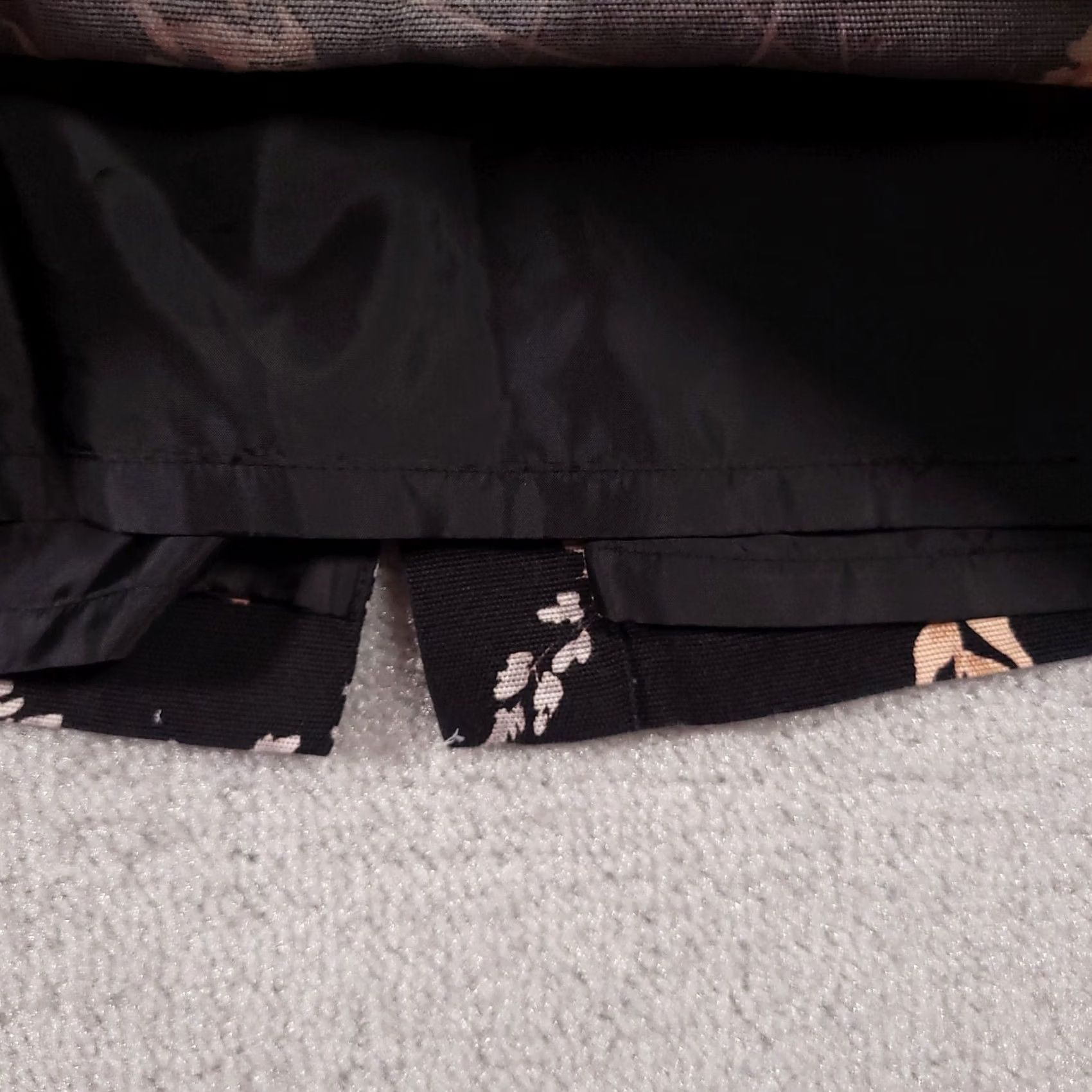 Talbots Talbots Pencil Skirt Women's 12P Petite Black Floral Lyocell Lined Zip Skirt Knee Length Petite Women's 12P Black Floral Lyocell Lined Zipper Size 34" / US 12 / IT 48 - 4 Thumbnail