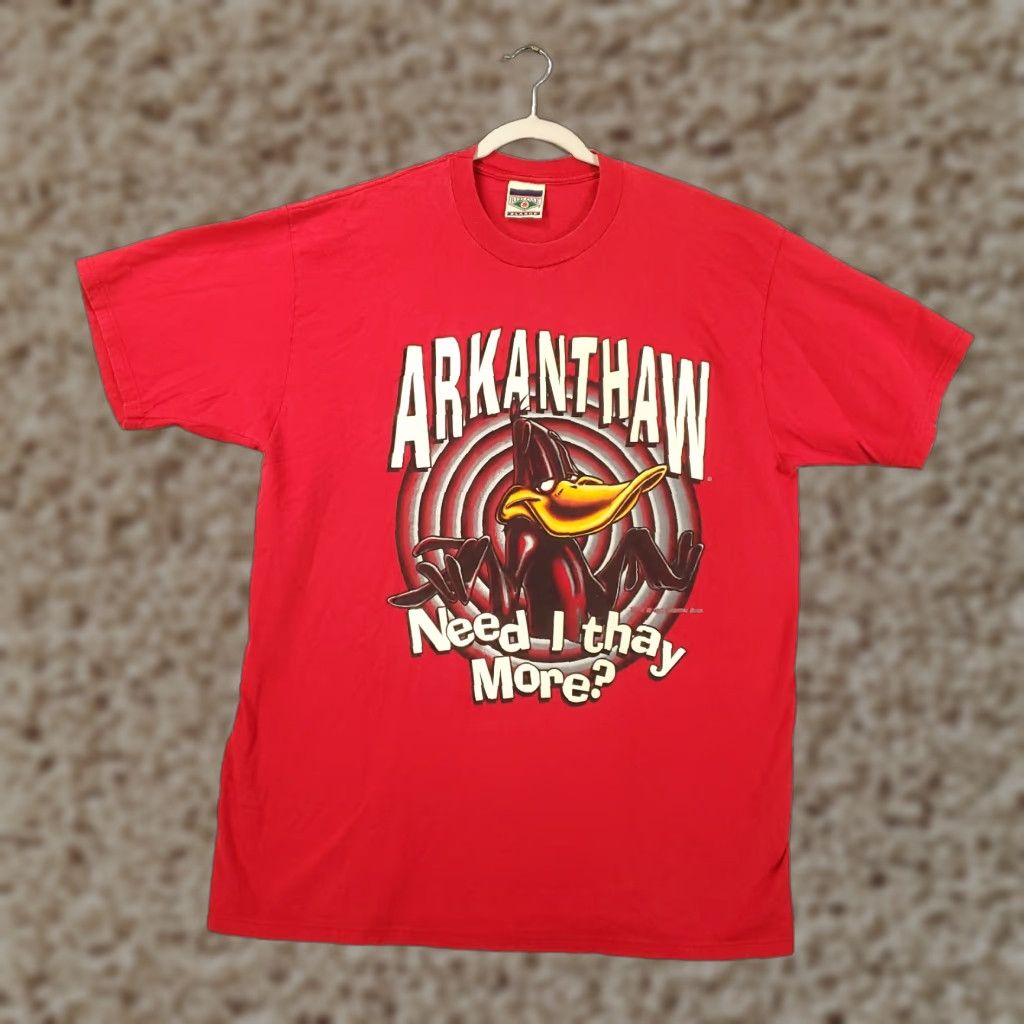 VINTAGE Looney Tunes Daffy Duck ARKANTHAW Red Cotton Knit Crew Neck T-Shirt XL Men Short Sleeve Graphic Print - Front
