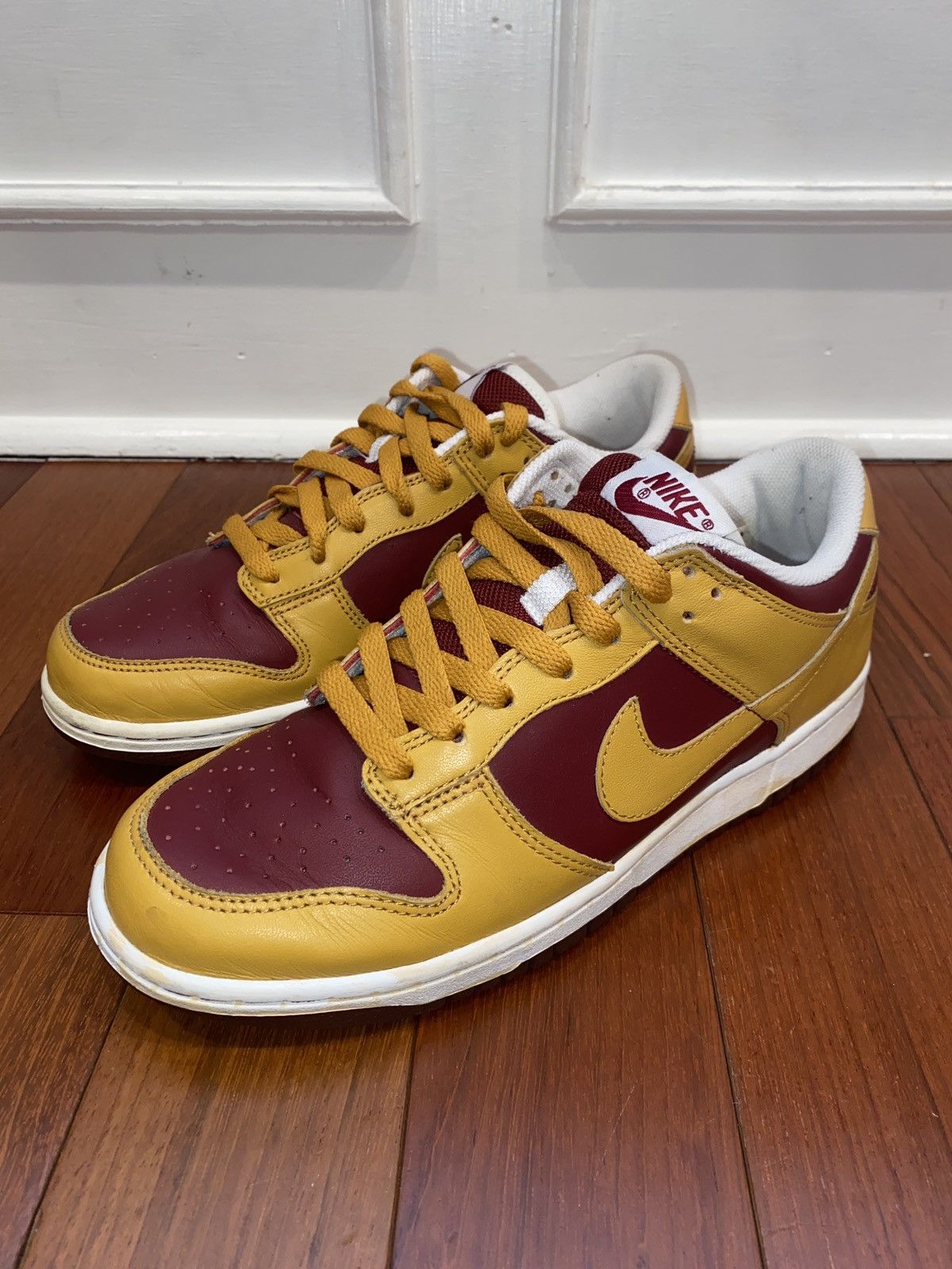 Vintage 2005 Nike Dunk Low Team Red/Gold Leaf 