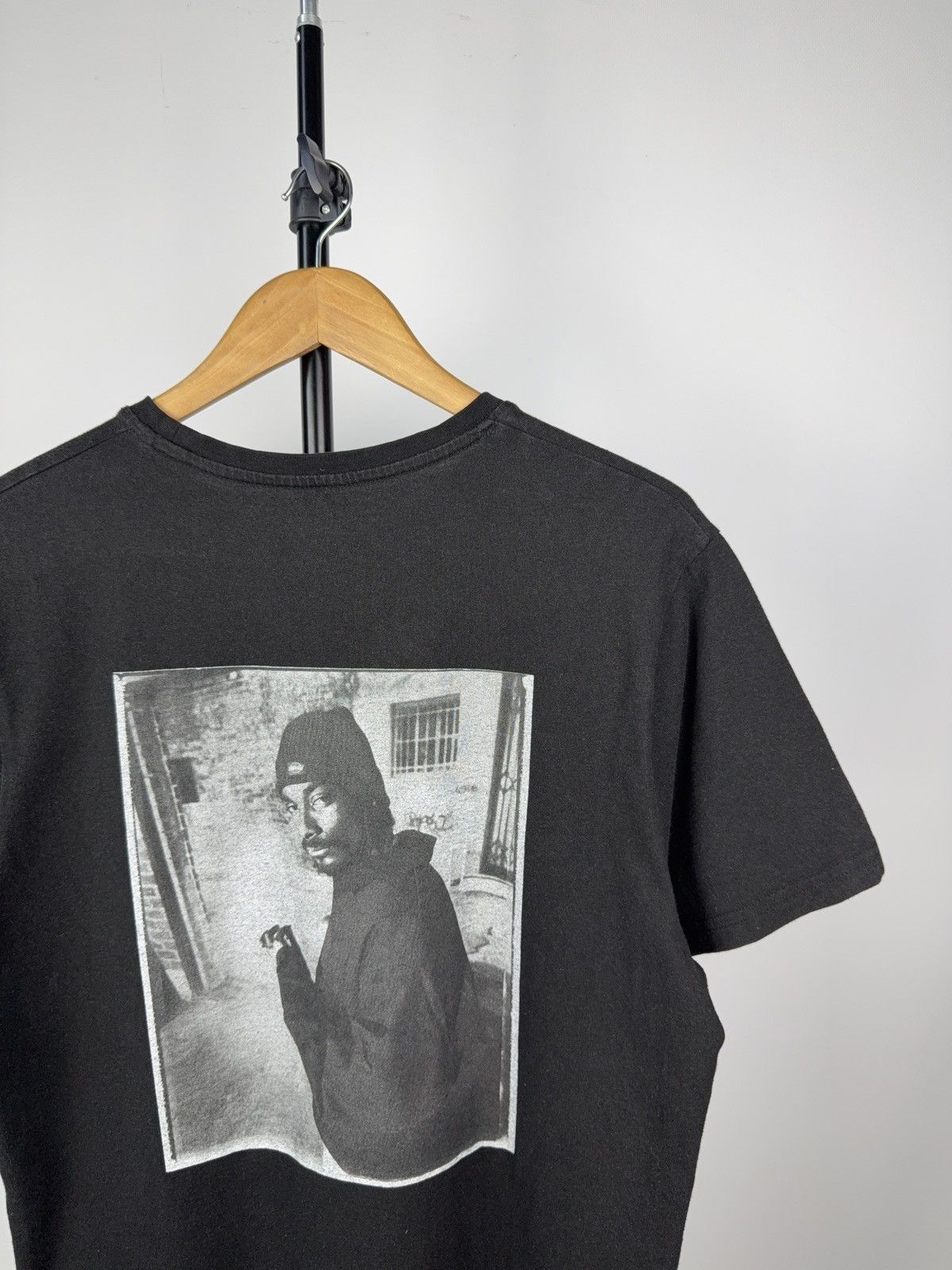 Band Tees × Rap Tees Snoop Doggy Dogg Big Logo Photo Tee Black Rap Shirt Size M Size US M / EU 48-50 / 2 - 5 Thumbnail