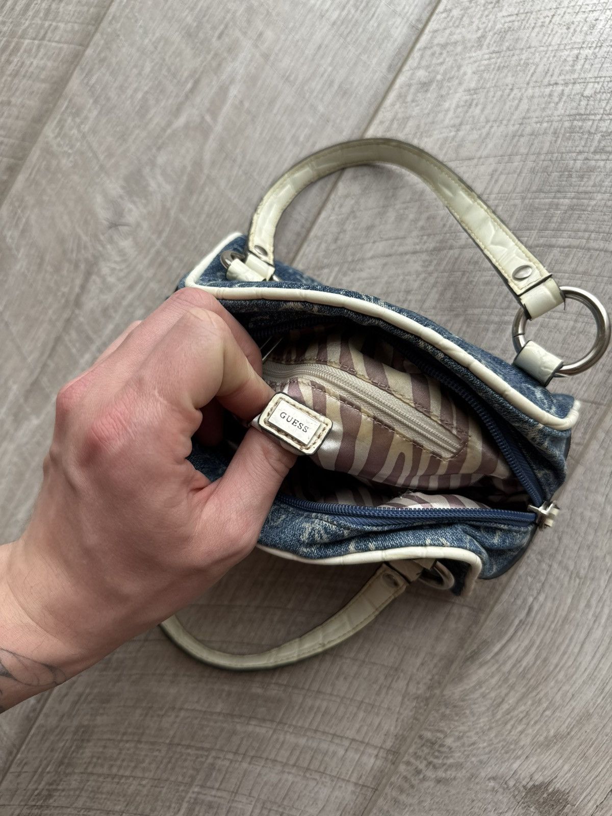 Guess Guess vintage buckle logo bag baguette mini 00s Y2k Handbag Size ONE SIZE - 12 Thumbnail