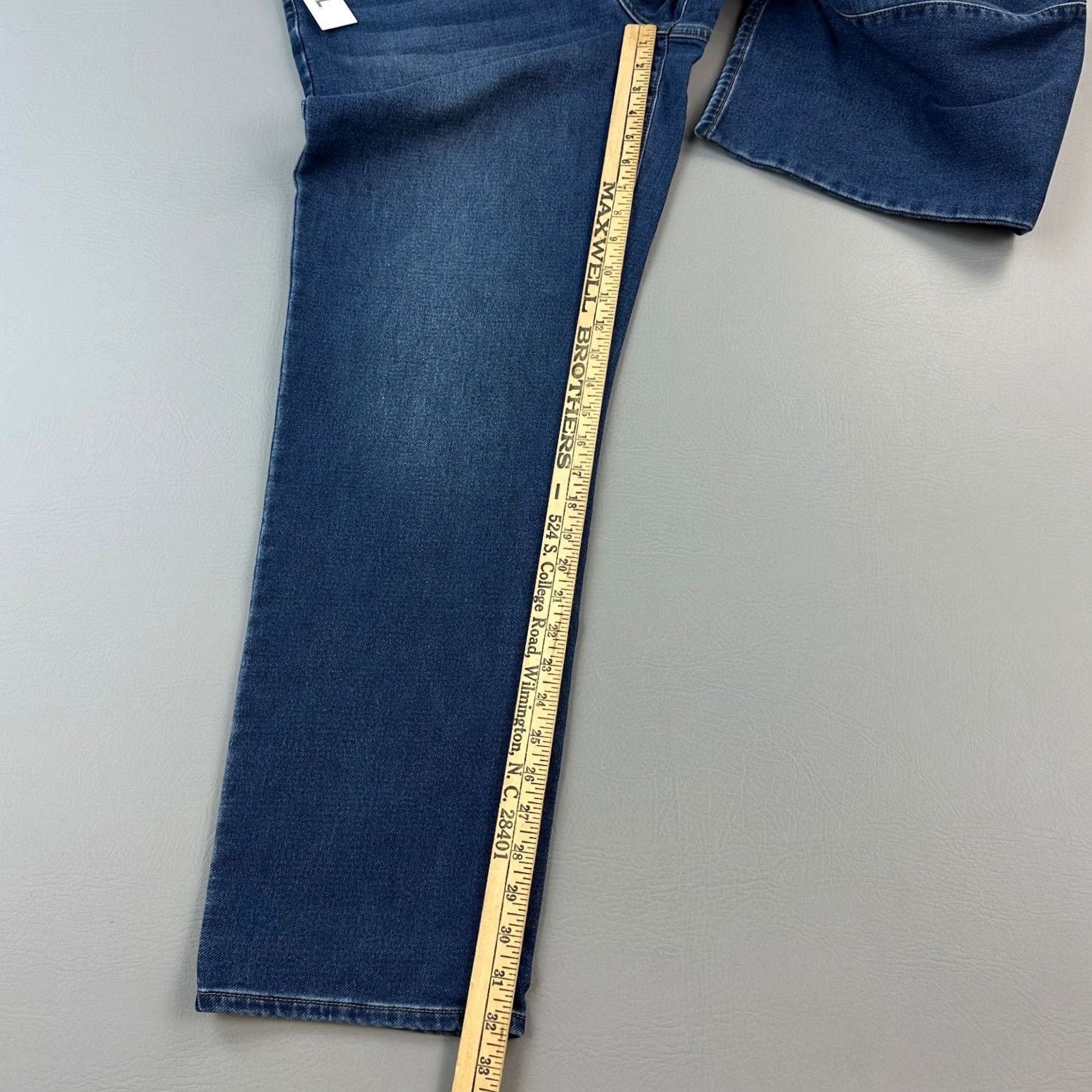 Vintage 32 Degrees Jeans Mens 40x32 Dark Wash Denim Straight Stretch NWT Velcro? Size US 40 / EU 56 - 2 Thumbnail