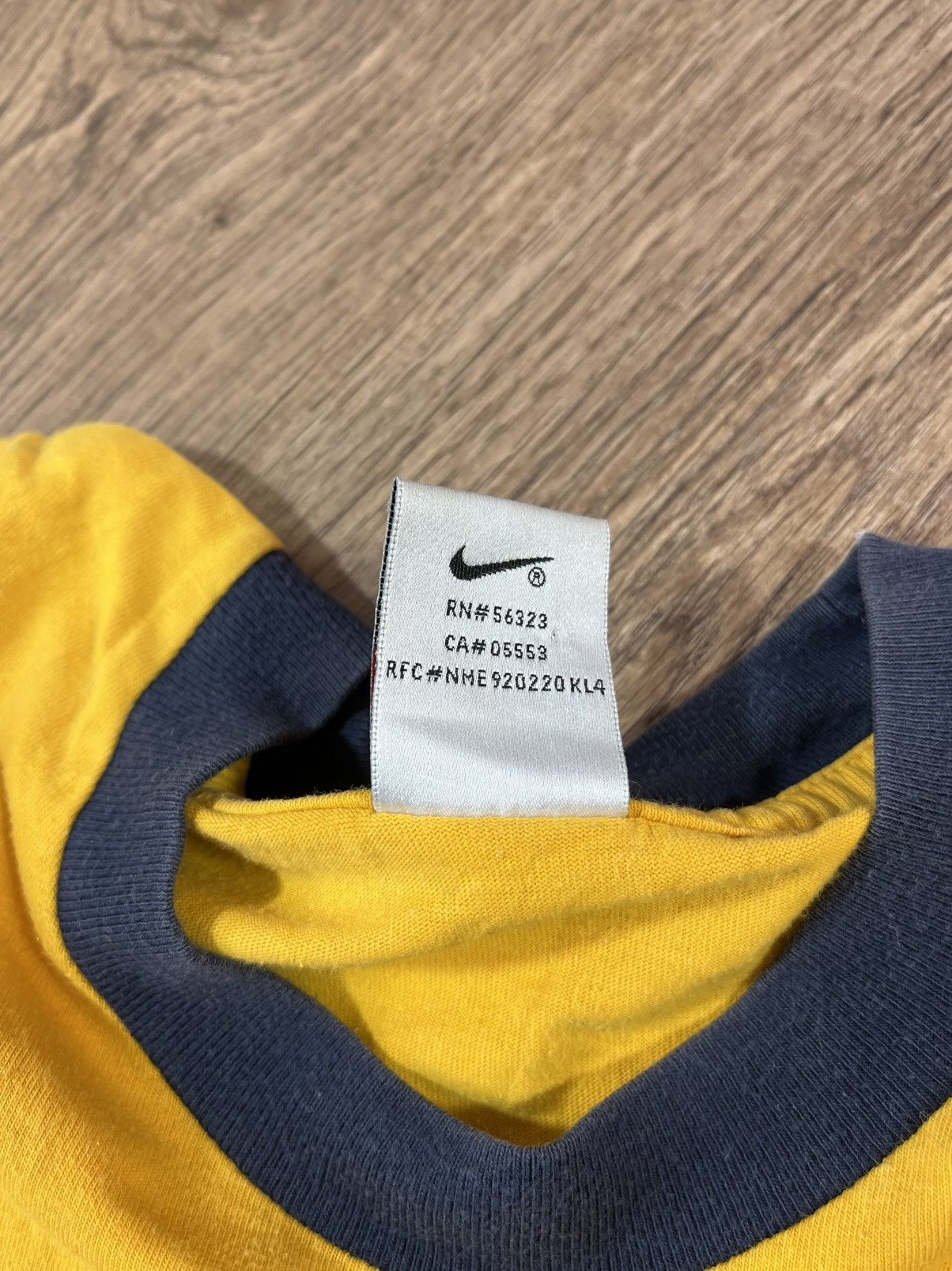 Vintage Nike Vintage 90s Center Swoosh T Shirt Size US L / EU 52-54 / 3 - 6 Thumbnail