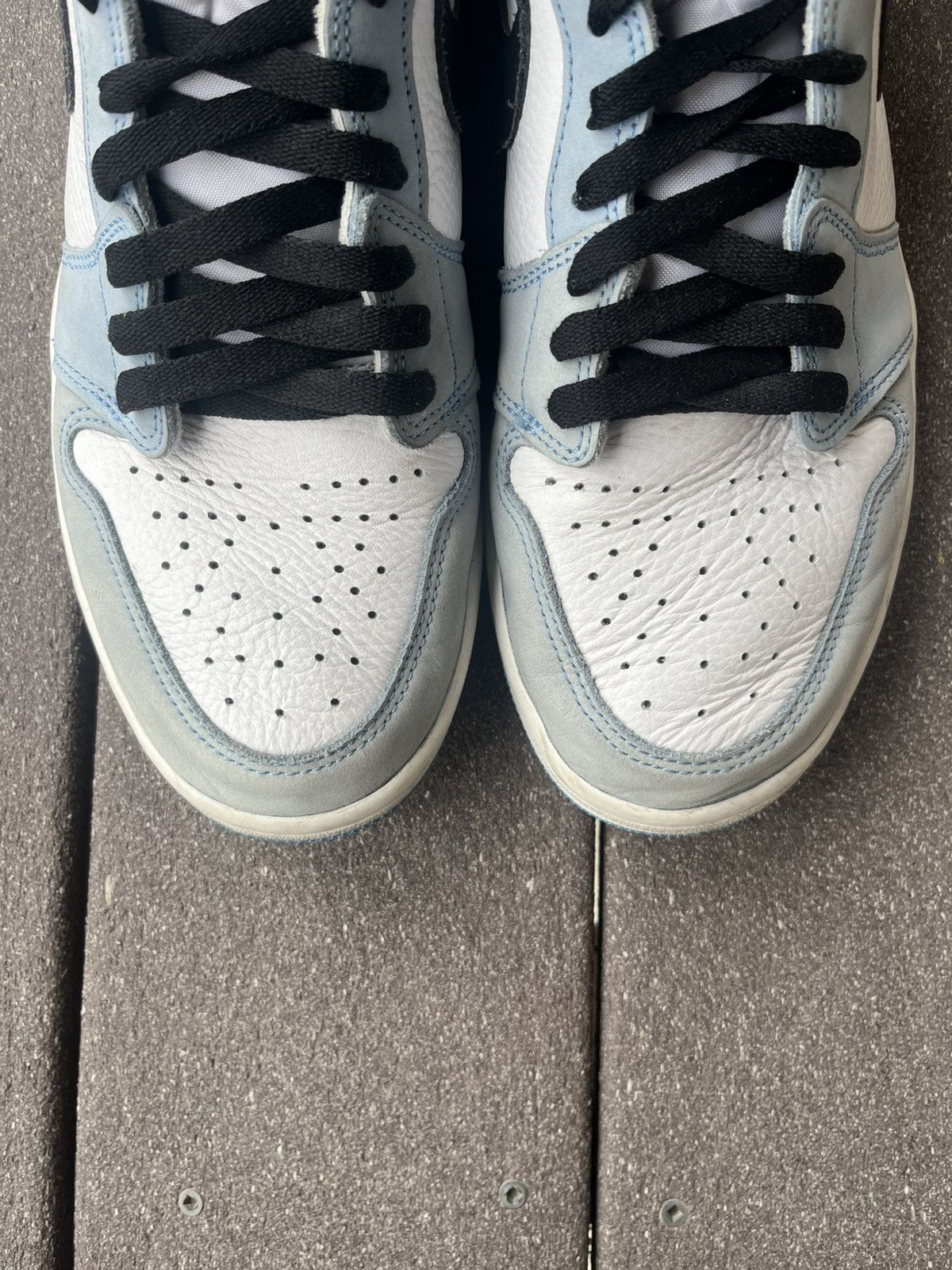 Jordan Brand Air Jordan 1 Retro High “University Blue” Size US 11 / EU 44 - 13 Thumbnail