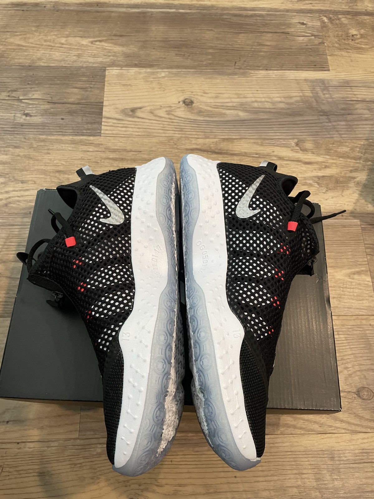 Nike PG4 Black/White-LT Smoke Grey Size US 9.5 / EU 42-43 - 2 Thumbnail