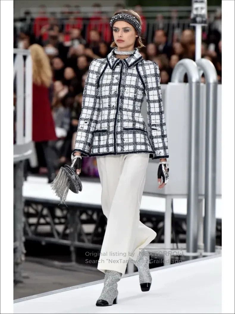 Chanel Chanel Popular black and white sequin jacket at the Lafaye Size S / US 4 / IT 40 - 3 Thumbnail