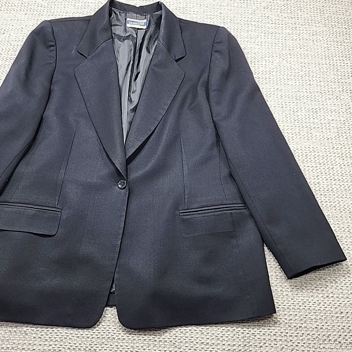Pendleton VINTAGE Pendleton Blazer Womens 44 Black One-Button 100% Wool USA Made Size M / US 6-8 / IT 42-44 - 2 Thumbnail