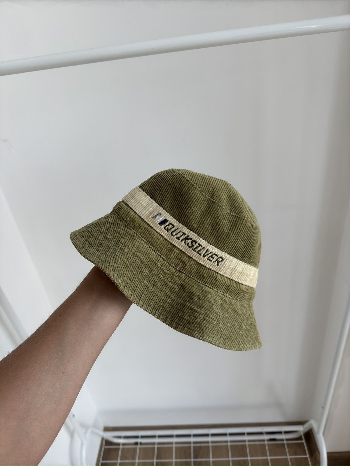 Quiksilver vintage Quicksilver embroidered logo corduroy bucket hat Size ONE SIZE - 1 Thumbnail