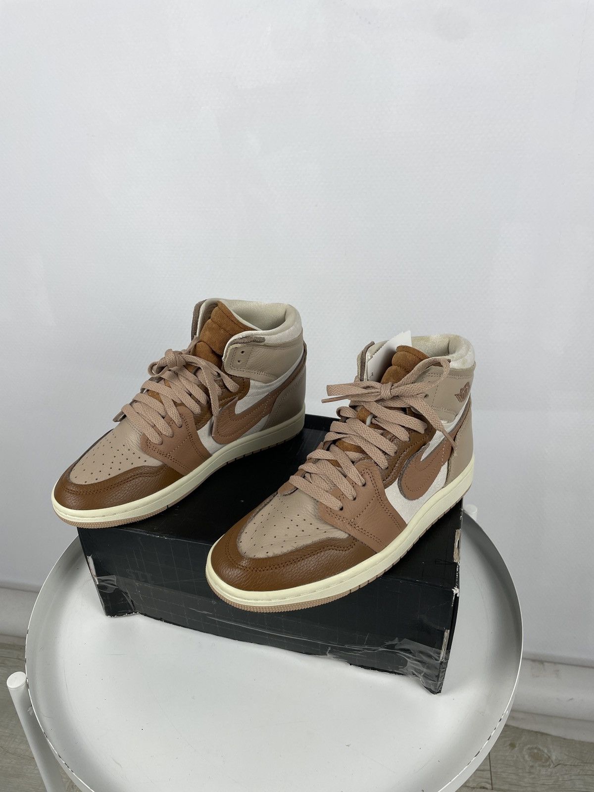Nike NEW Air Jordan Leather 1 High Mm Legend Medium Brown Sneakers Shoes 39 Size US 5.5 / IT 35.5 - 7 Thumbnail