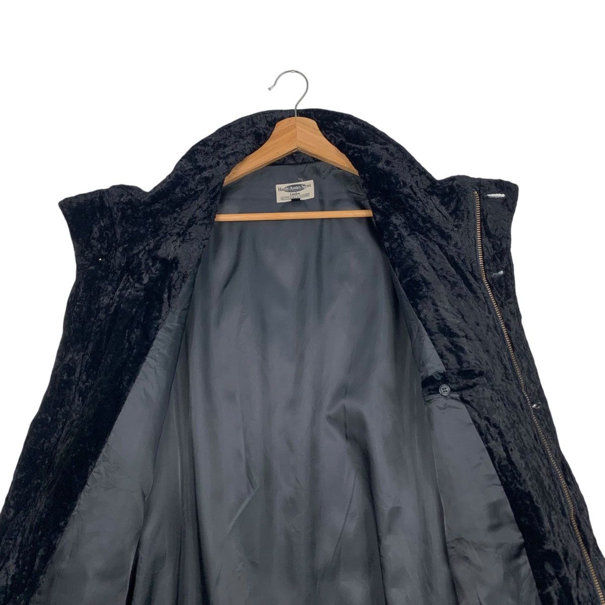 Hardy Amies HARDY AMIES LONDON Embroidery Logo Velvet Jacket #1863-C81 Size US L / EU 52-54 / 3 - 12 Thumbnail