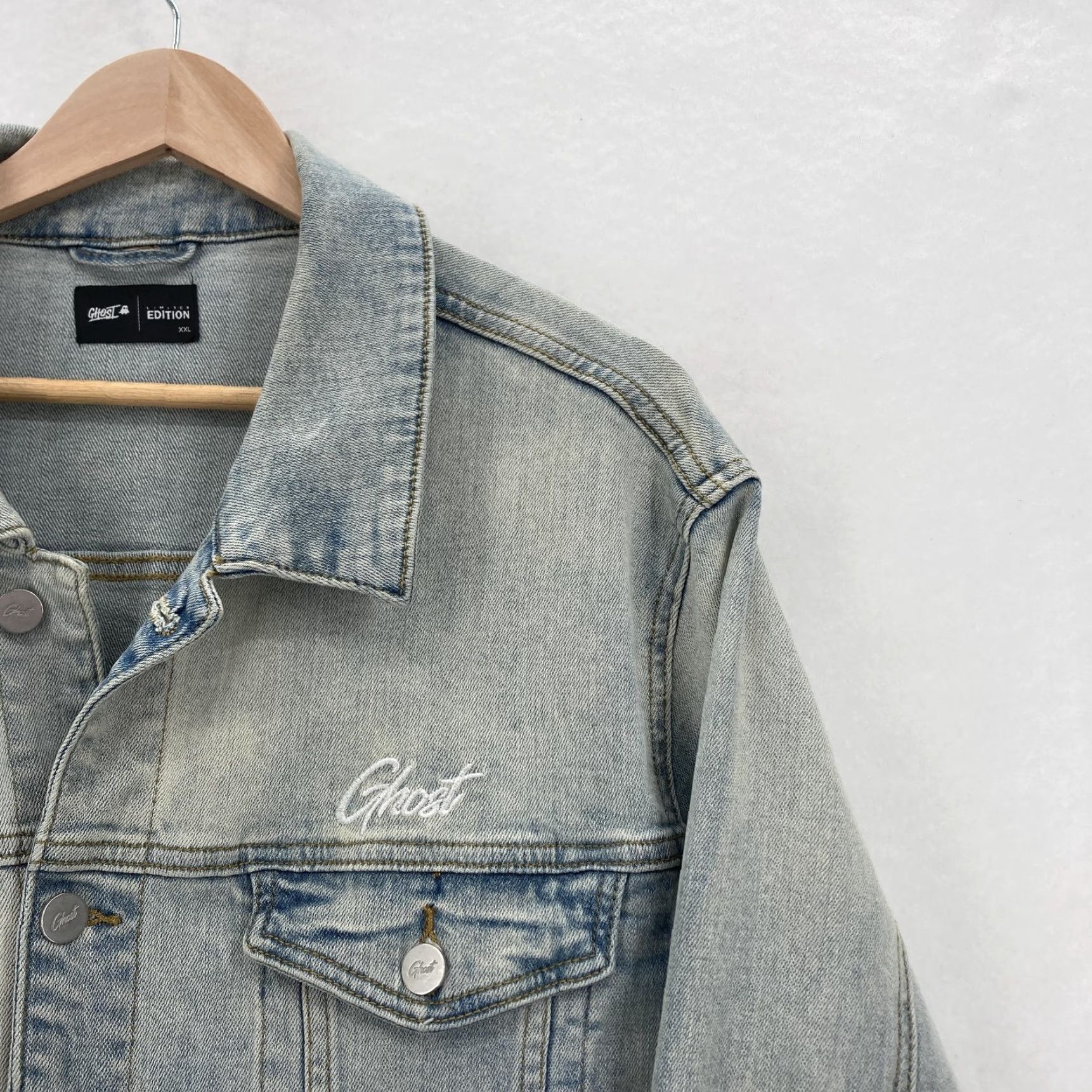 Vintage VINTAGE Ghost Lifestyle Denim Jacket Mens 2XL Light Wash Denim Trucker Limited Edition Size US XXL / EU 58 / 5 - 2 Thumbnail