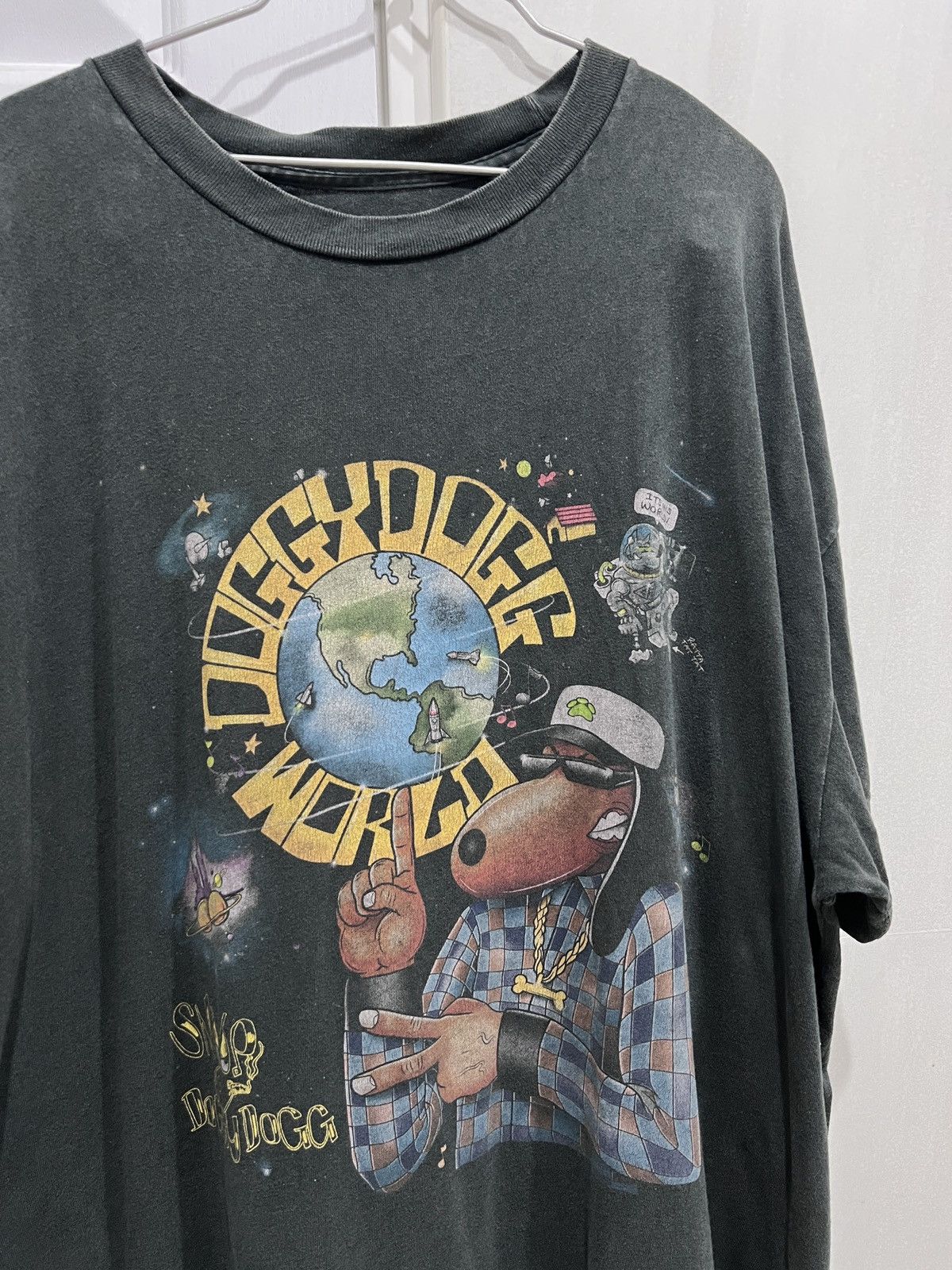 Death Row Records × Rap Tees × Snoop Dogg Doggydogg World Death Row Records Promo Tee 2XL Faded Size US XXL / EU 58 / 5 - 1 Thumbnail