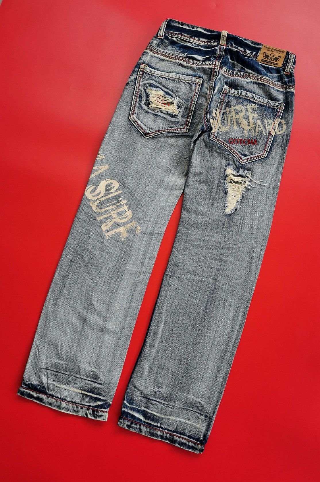 Gotcha Vintage Gotcha Surf Print Distressed Jeans Size US 30 / EU 46 - 8 Thumbnail