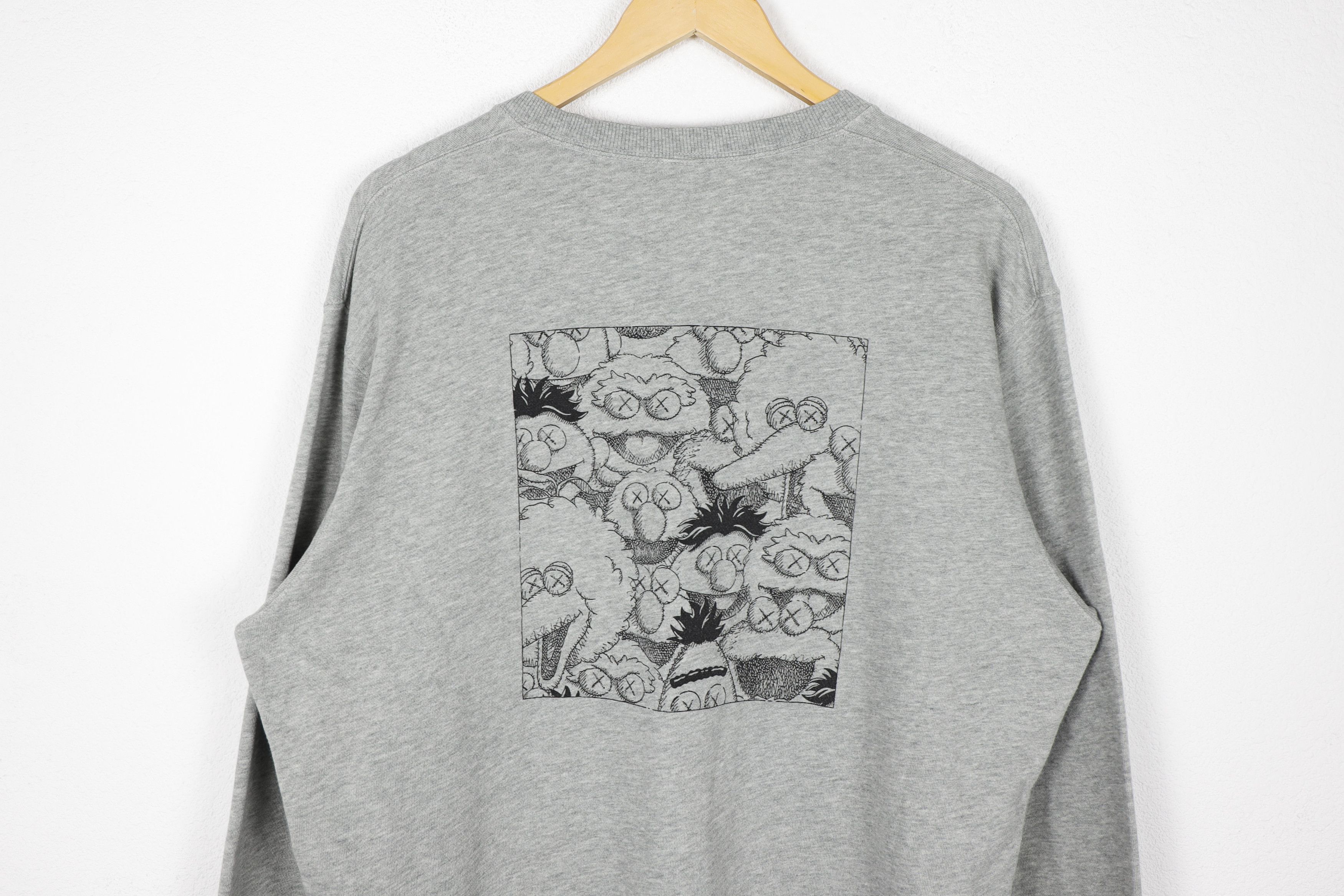 Kaws Kaws x Uniqlo Sesame Logo Sweatshirt Japan Size US M / EU 48-50 / 2 - 10 Thumbnail