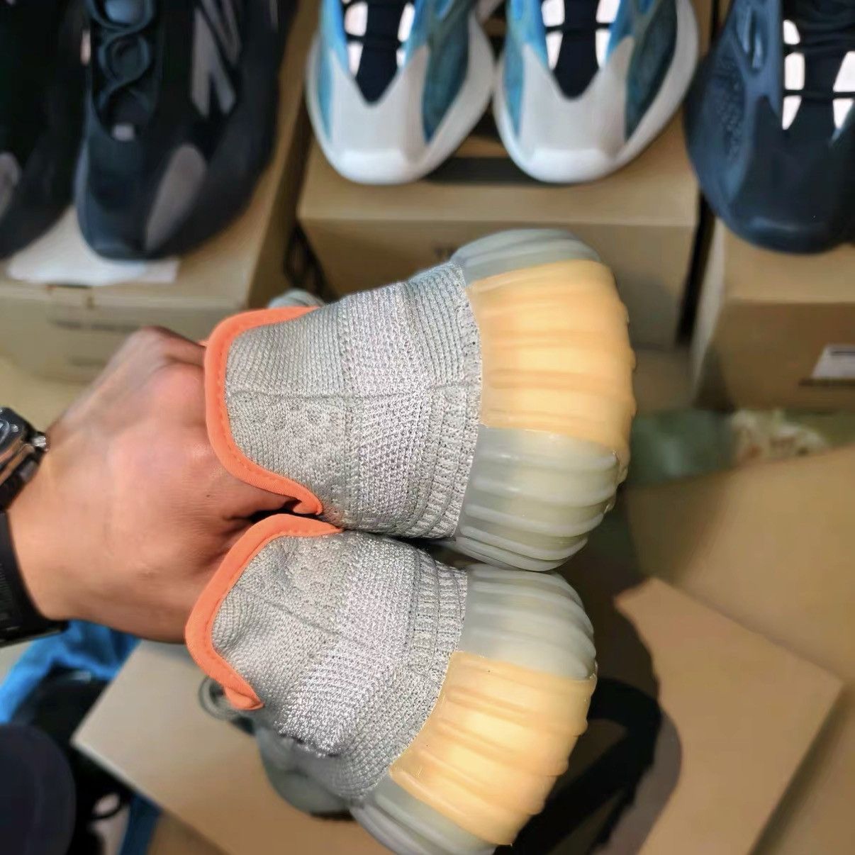 Yeezy Yeezy 350 Sage Grey Orange J42 Size US 6.5 / IT 36.5 - 4 Thumbnail
