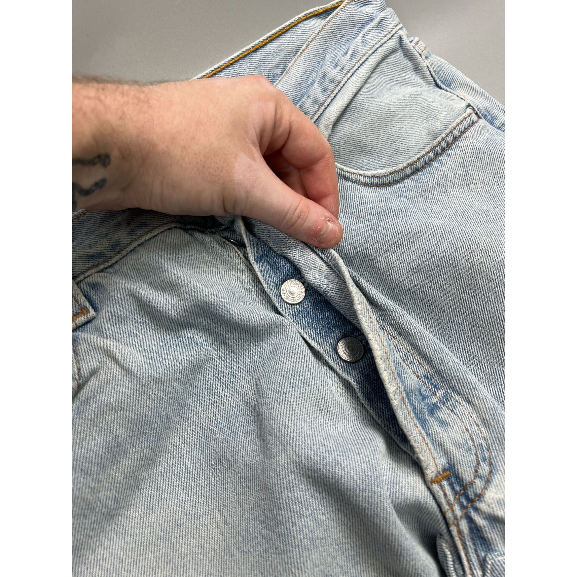 Levi's Levi’s 501 Made in USA Light Wash Denim Jeans Pants (Y0898) Size US 34 / EU 50 - 11 Thumbnail