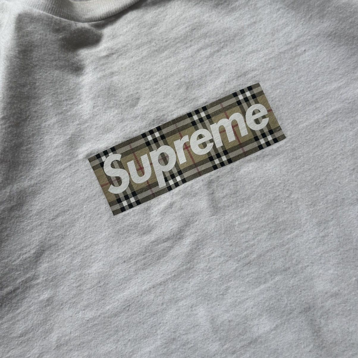 Supreme SS22 Supreme burberry box logo Size US S / EU 44-46 / 1 - 2 Thumbnail