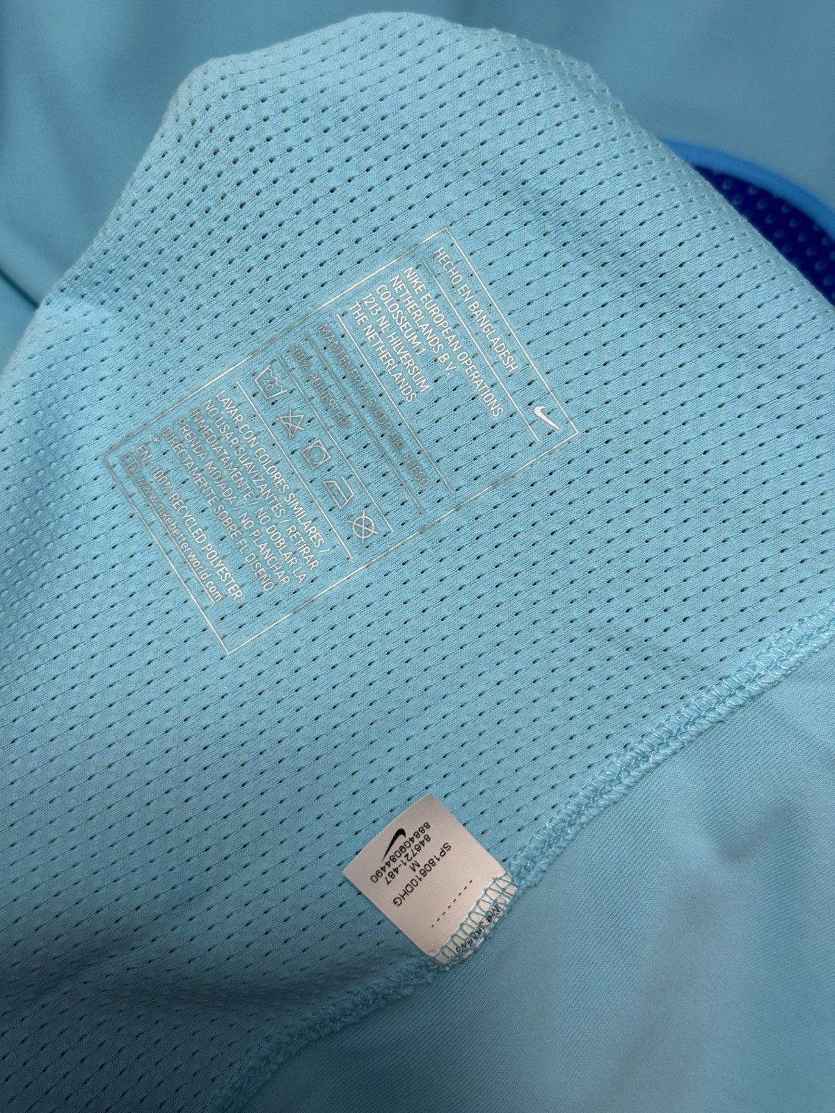 Nike Player issue 17/18 Barça Away — Andrés Iniesta #8 BNWT Size US M / EU 48-50 / 2 - 18 Thumbnail