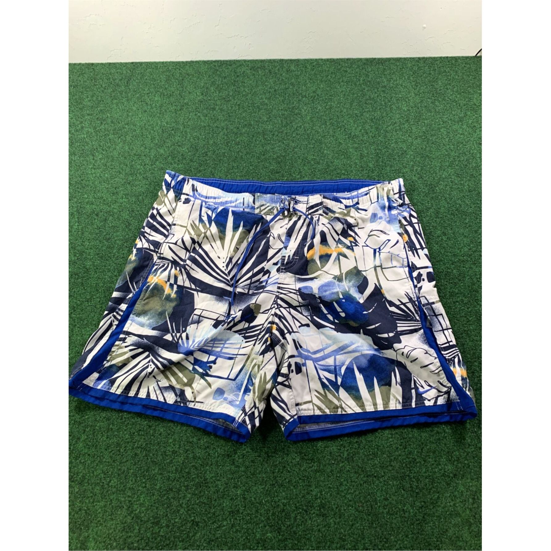 Nike Nike Swim Trunks Mens XXL Blue White Black Drawstring Pockets Mesh Lined Size ONE SIZE - 1 Thumbnail