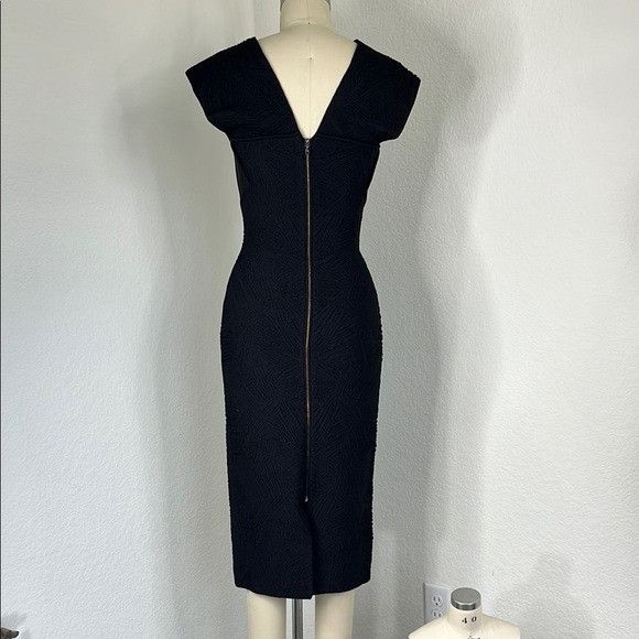 Roland Mouret Roland Mouret Myrtha Folded Sheath Dress V Neck Bandage Cap Size S / US 4 / IT 40 - 6 Thumbnail