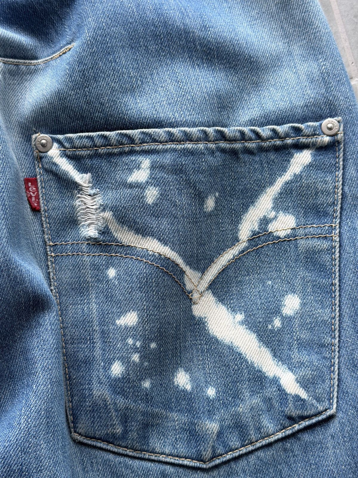 Levi's 2000s Levis Engineered Buckle Back Twisted Washed Jeans Size US 32 / EU 48 - 4 Thumbnail