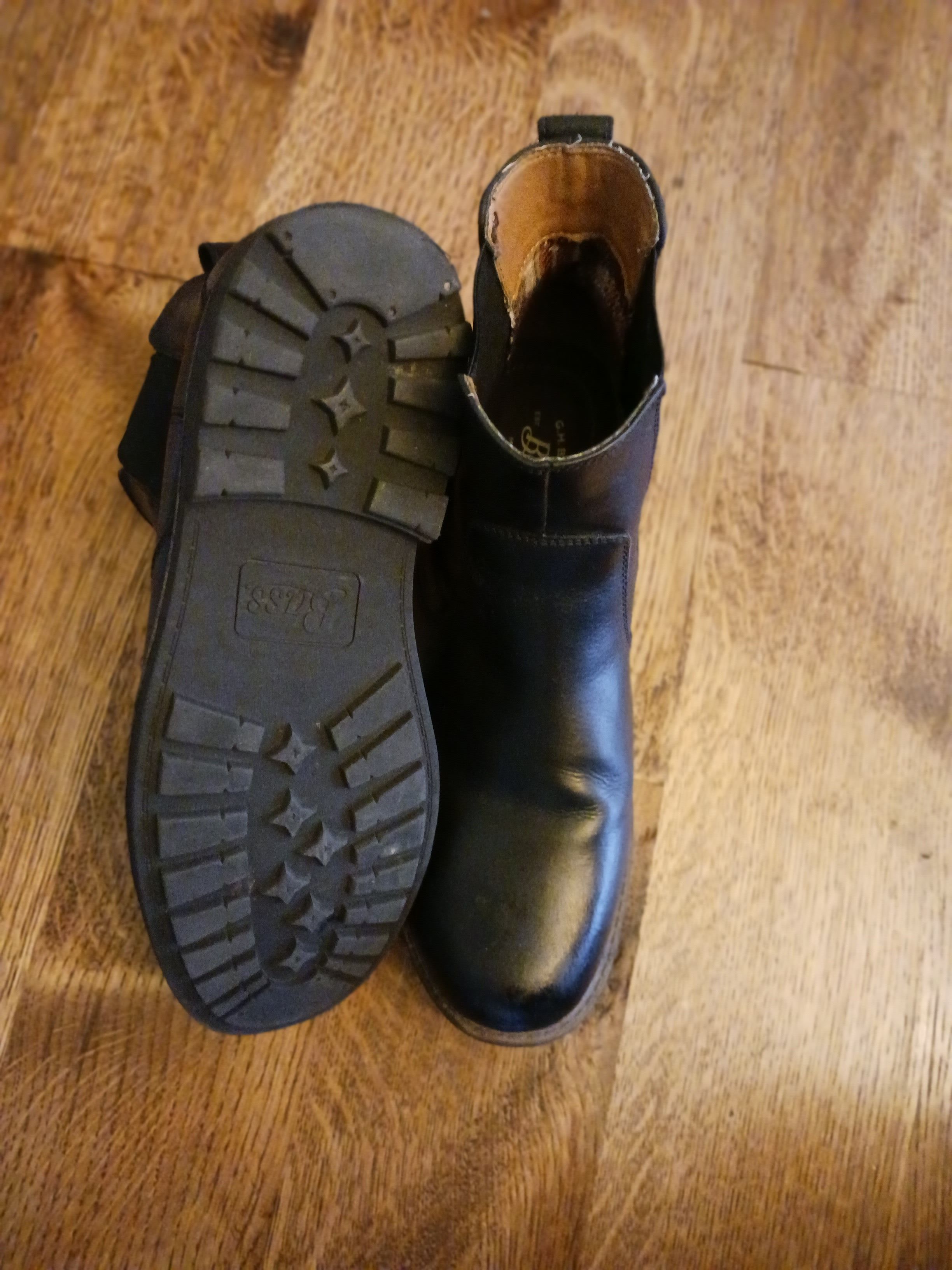 G.H. Bass & Co. 100% Leather Men's Chukka Boots Size US 10 / EU 43 - 3 Thumbnail