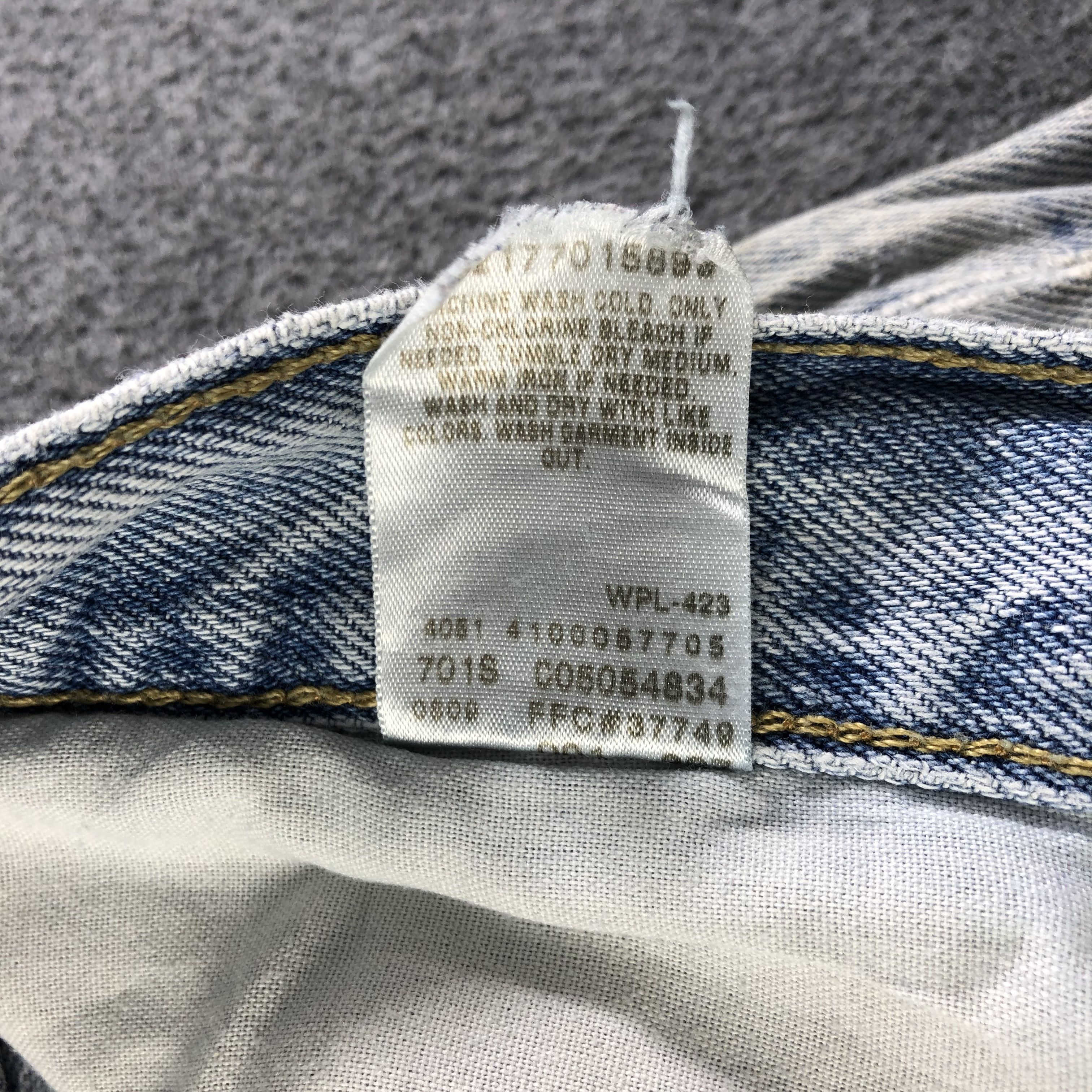 Levi's Vintage Light Wash Levis 505 Jeans-J3317 Size US 39 - 12 Thumbnail
