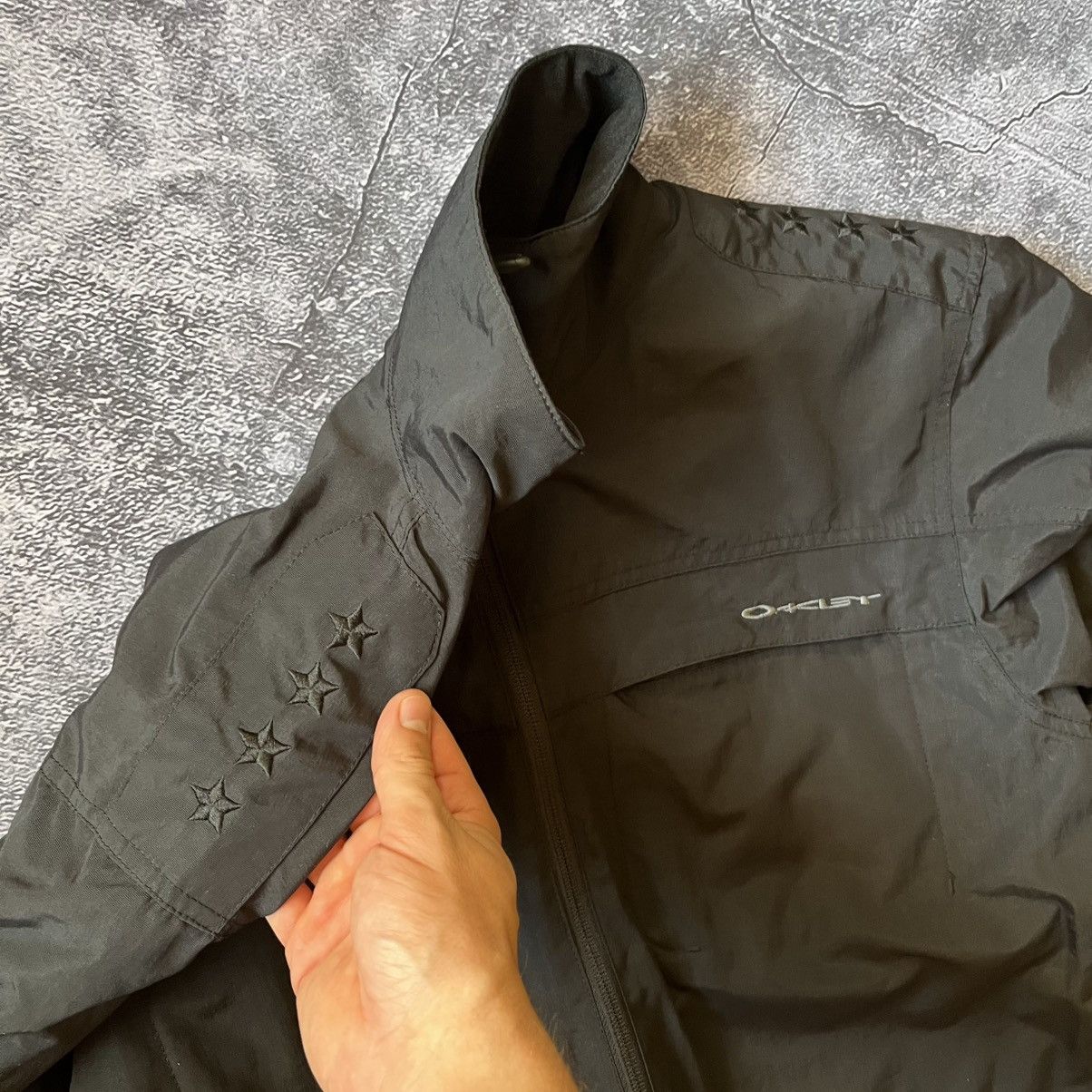 Oakley Vintage Oakley Mens Windbreaker Jacket Nylon Y2K 90s Size US L / EU 52-54 / 3 - 7 Thumbnail
