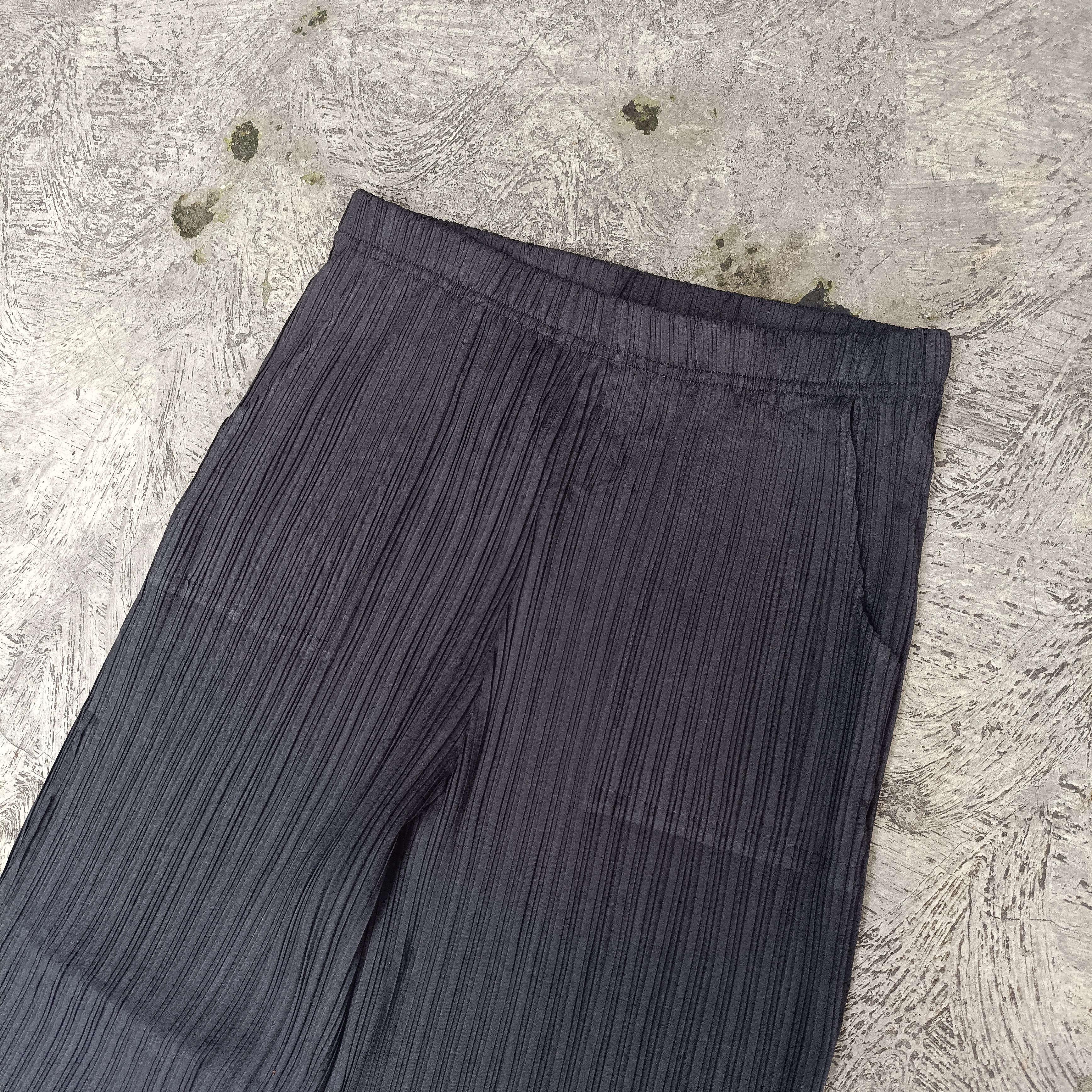Issey Miyake Pleats Me Pants Black Size 28" / US 6 / IT 42 - 3 Thumbnail
