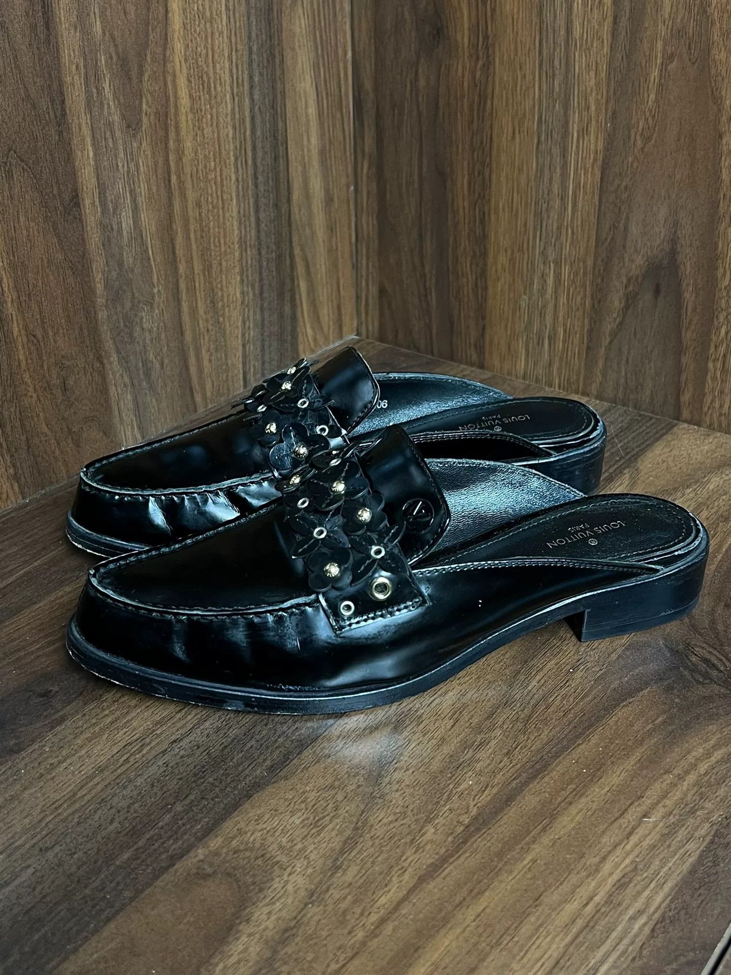 Louis Vuitton Louis Vuitton Sandals us_5 Women Size US 5 / IT 35 - 1 Thumbnail