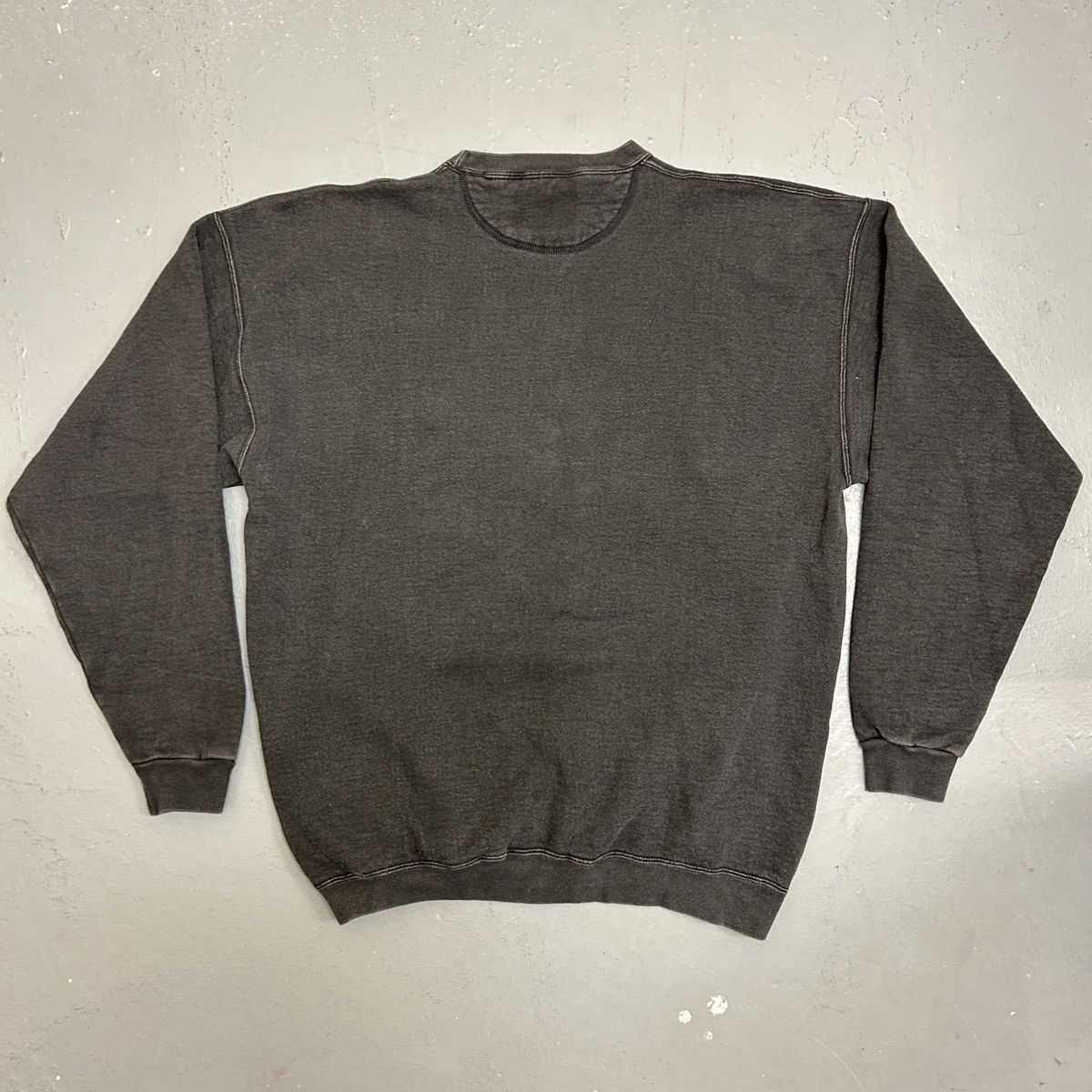 Hard Rock Cafe Vintage Hard Rock Cafe Crewneck – Charcoal (Size XL) Size US XL / EU 56 / 4 - 4 Thumbnail