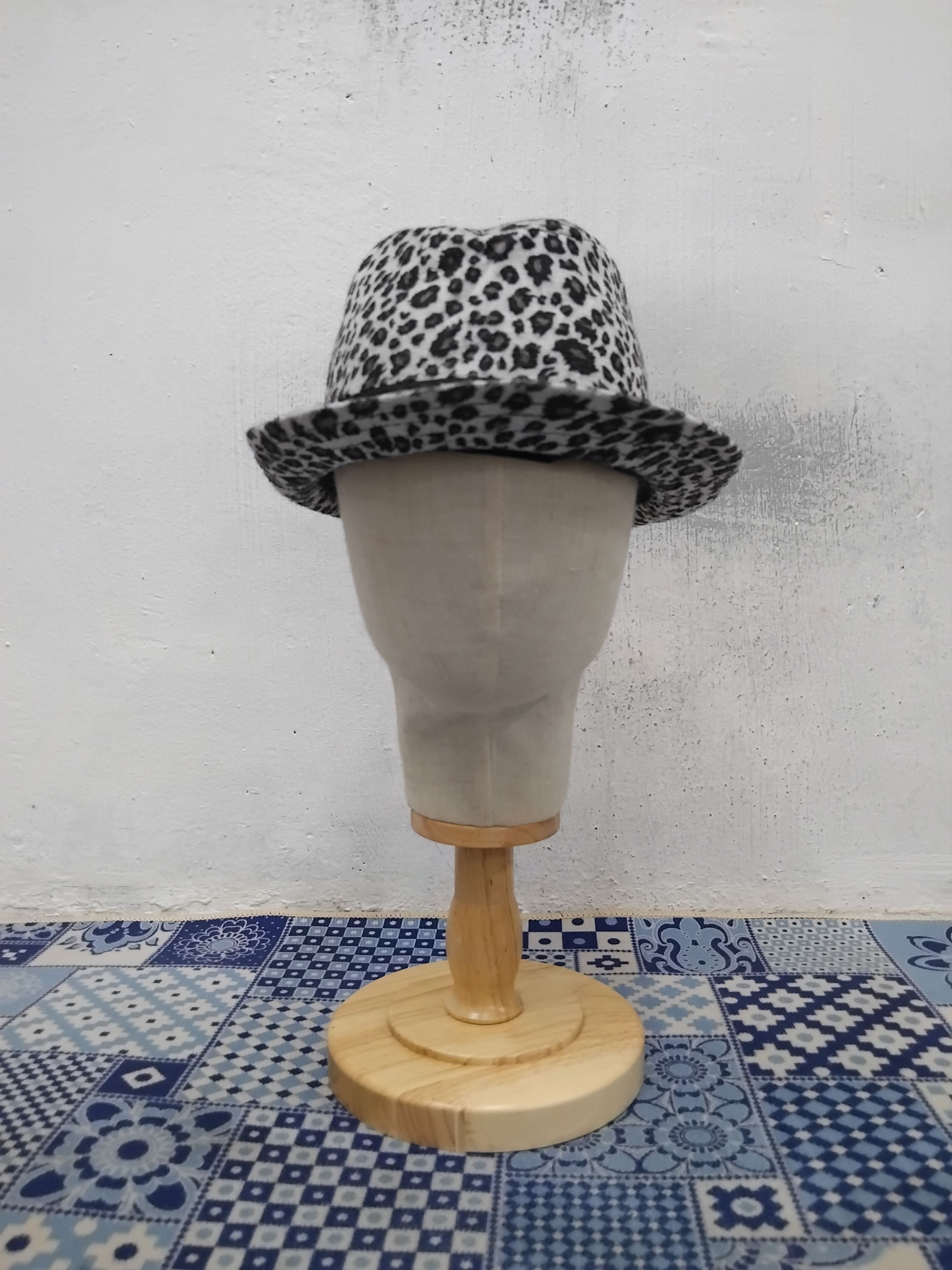 Japanese Brand 💥White leopard chicanos style fedora hat Size ONE SIZE - 3 Thumbnail