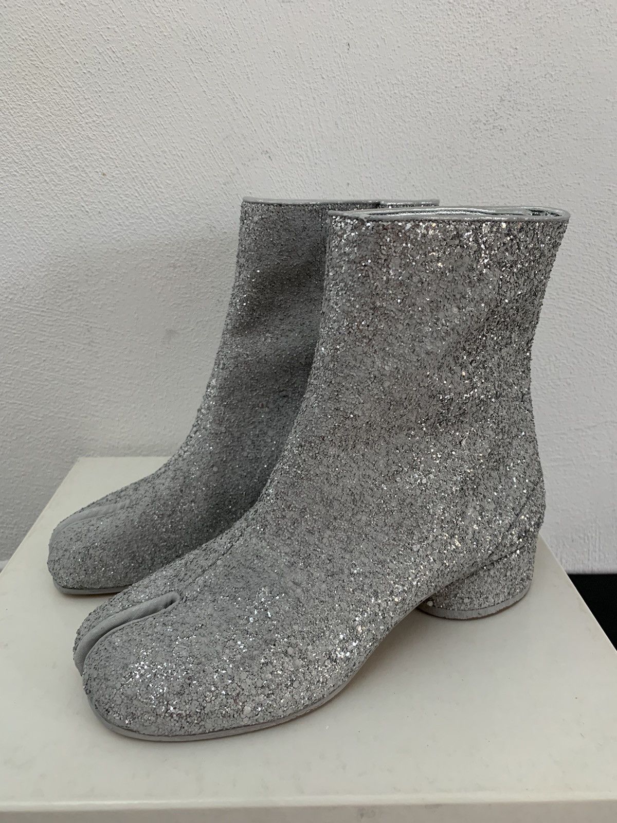 Maison Margiela Maison Margiela Silver Tabi Boots Size US 6.5 / IT 36.5 - 6 Thumbnail