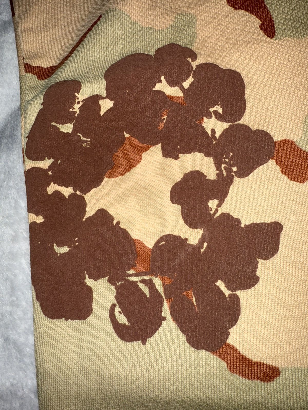 DENIM TEARS Denim Tears Camo Wreath Sweatpants Desert Storm Tan sz L Size US 34 / EU 50 - 2 Thumbnail